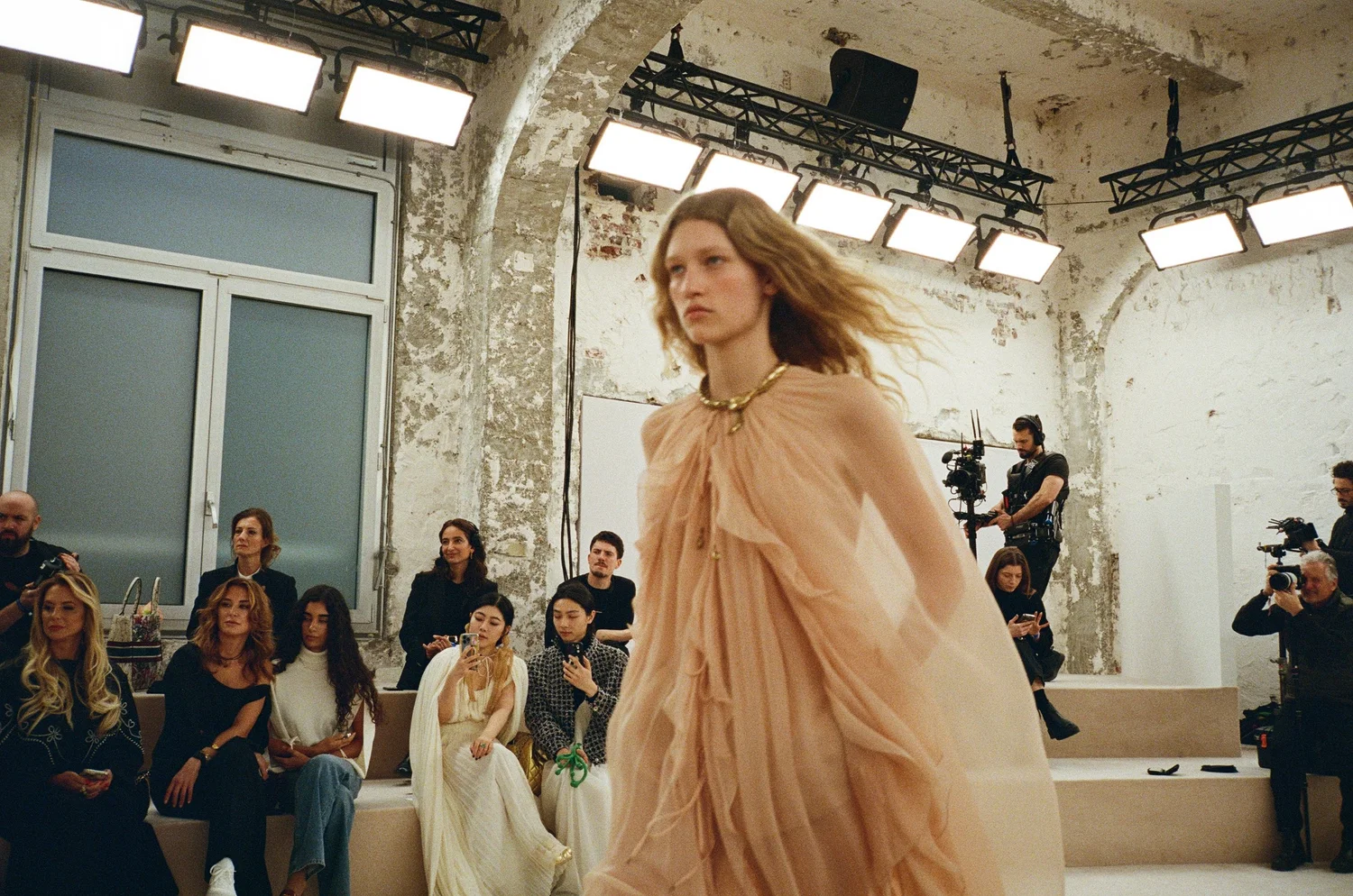 Chloé FW24 Show photo 16