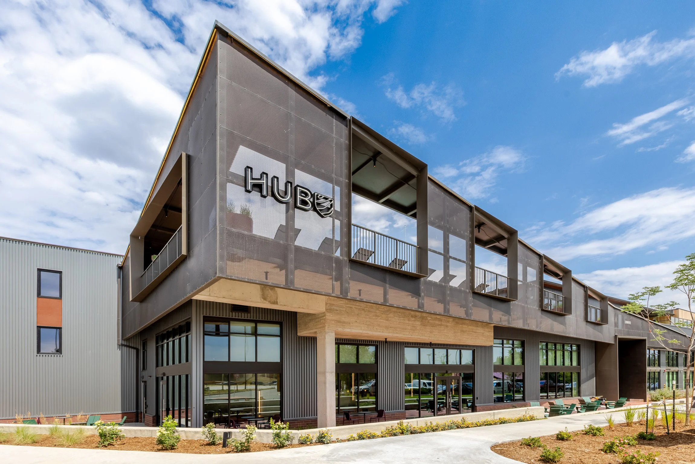 HUB 28th St student housing community in Boulder featuring outdoor gathering spaces for students. Designed by Sopher Sparn Architects 