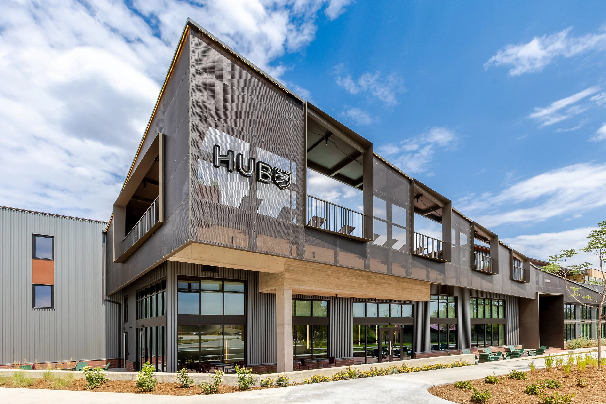 HUB 28th St student housing community in Boulder featuring outdoor gathering spaces for students. Designed by Sopher Sparn Architects 