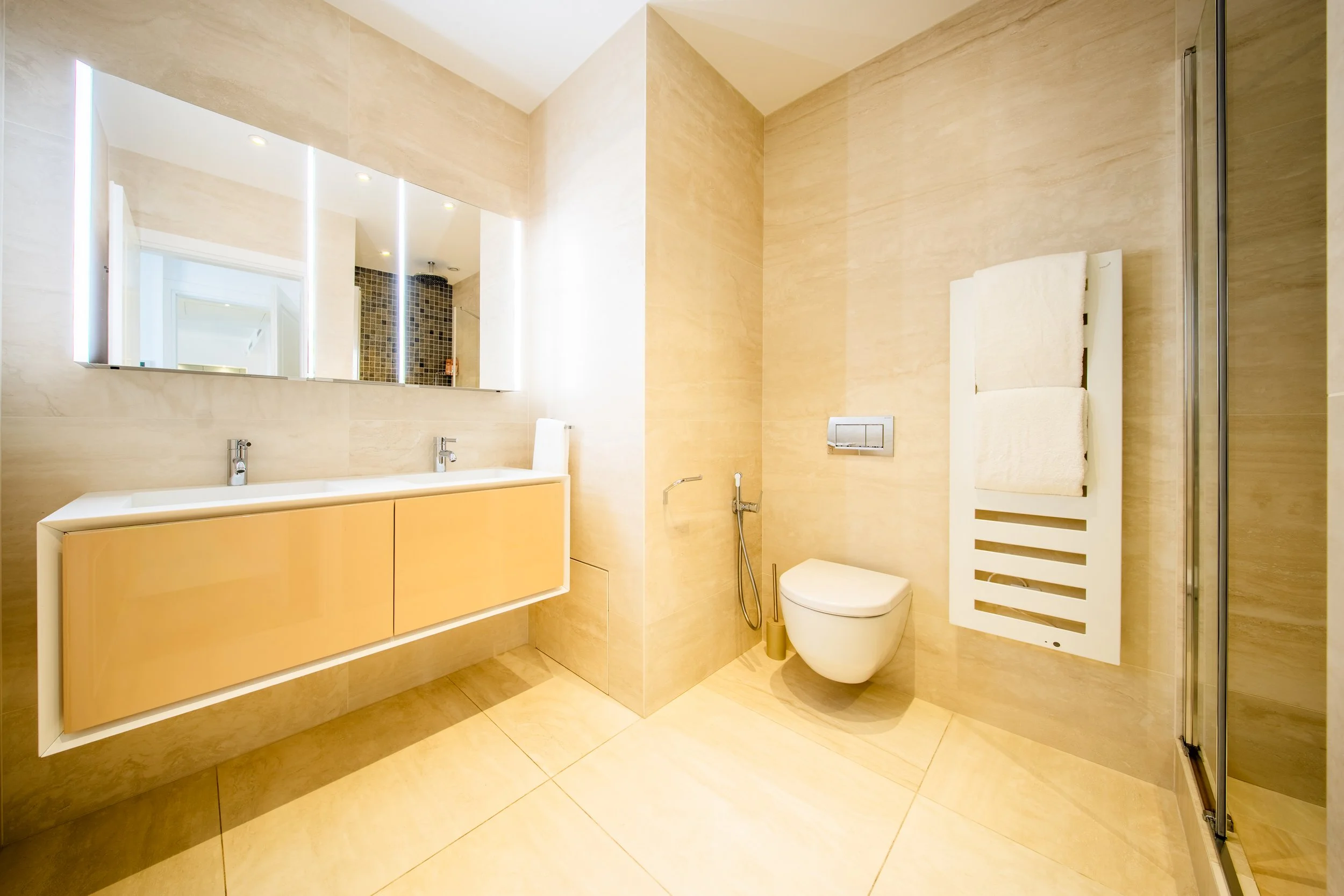 Principal Bathroom