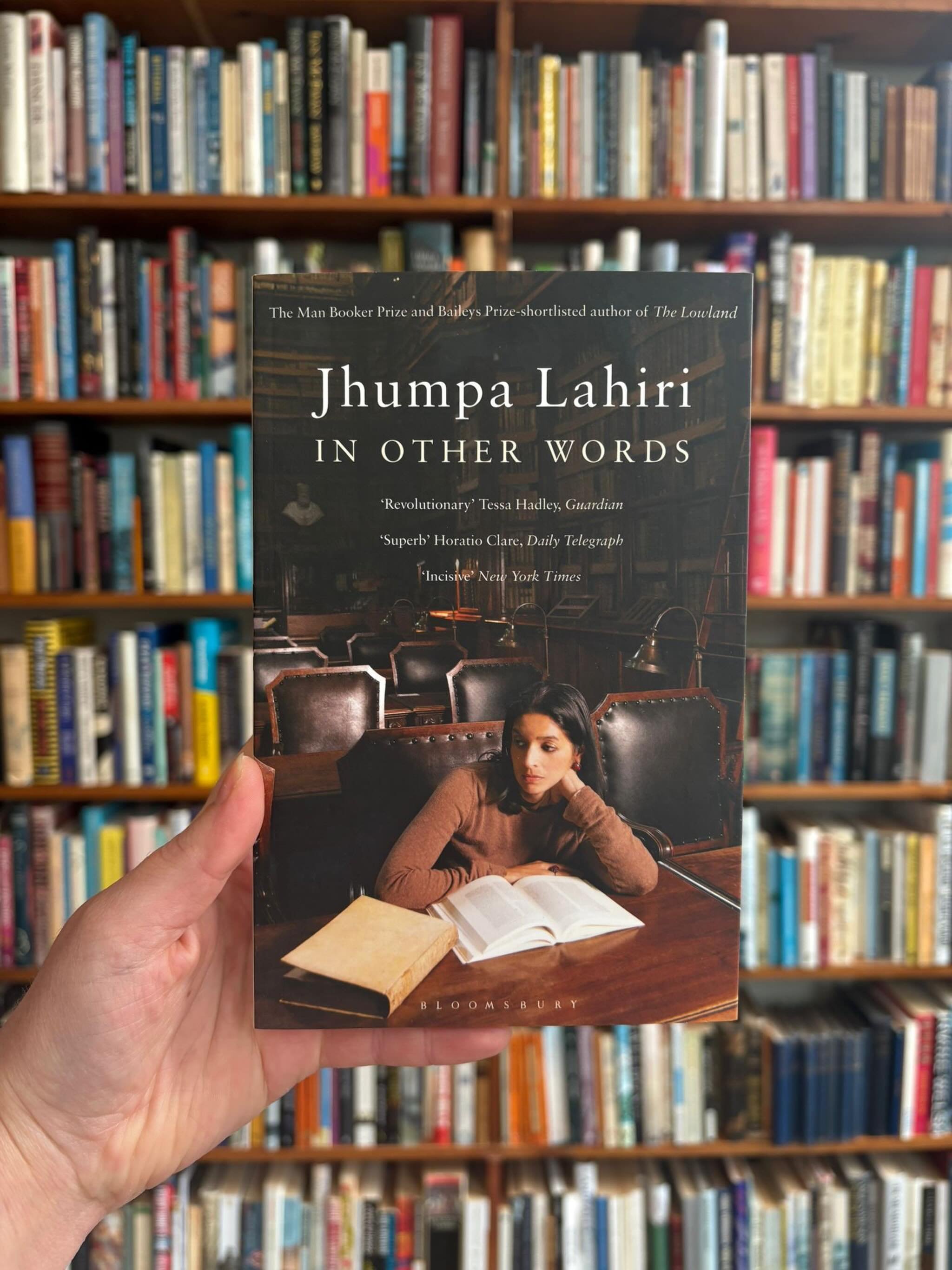 Saskia Vogel on metaphors being used beyond literary devices, taking inspiration from In Other Words by Jhumpa Lahiri, translated by Ann Goldstein (@bloomsburypublishing 2017):

&lsquo;In Other Words did something really big for me&hellip; Lahiri&rsq