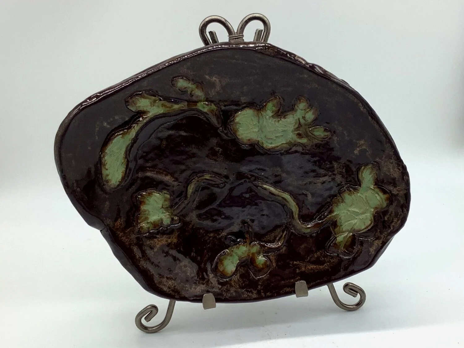 Platter w/ foliage
P9
9"x7" clay, glaze, copper
$75