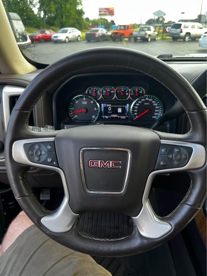 4 steering wheel.jpg