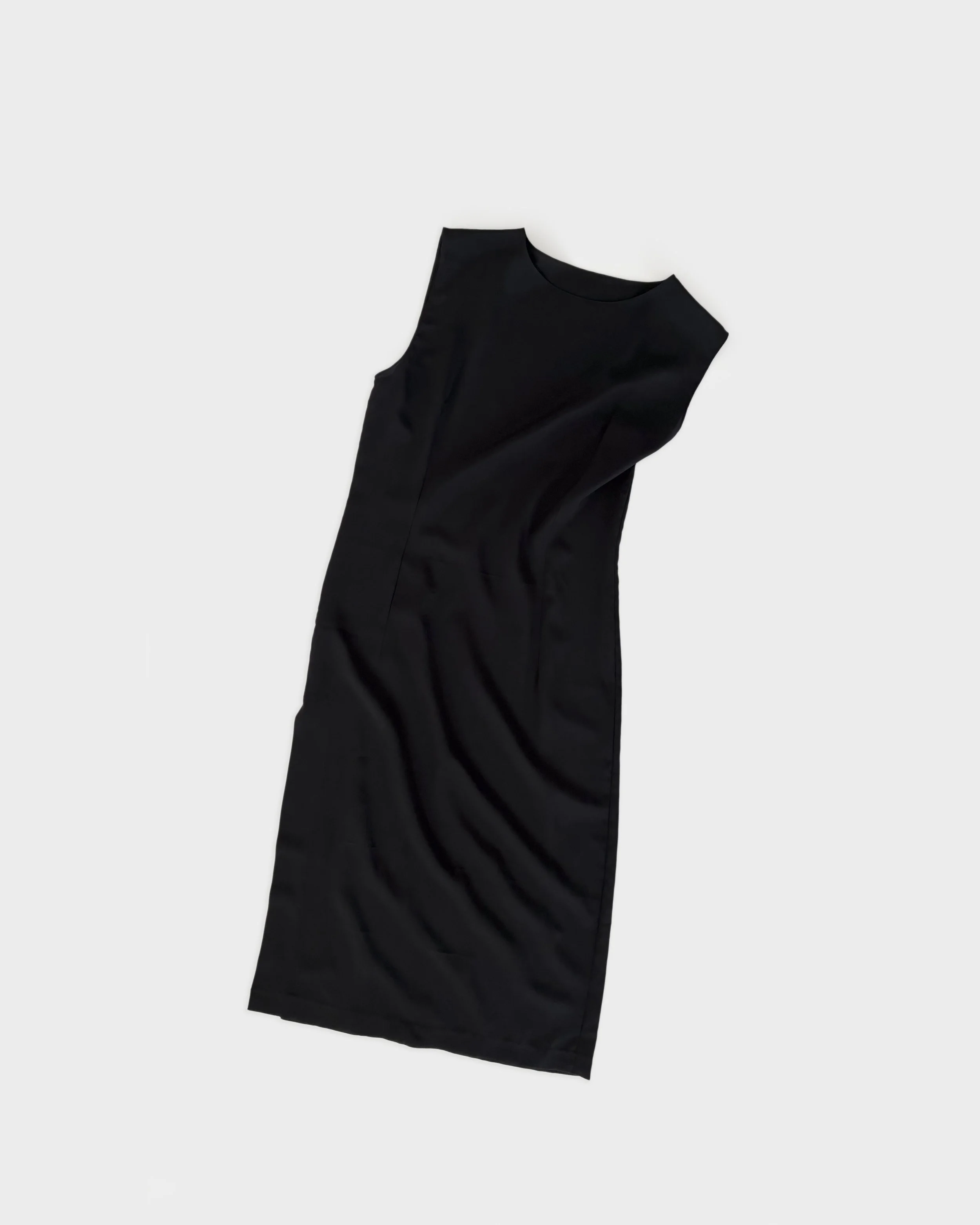 Asymetric drapping ensemble 670€ - R$ 4120