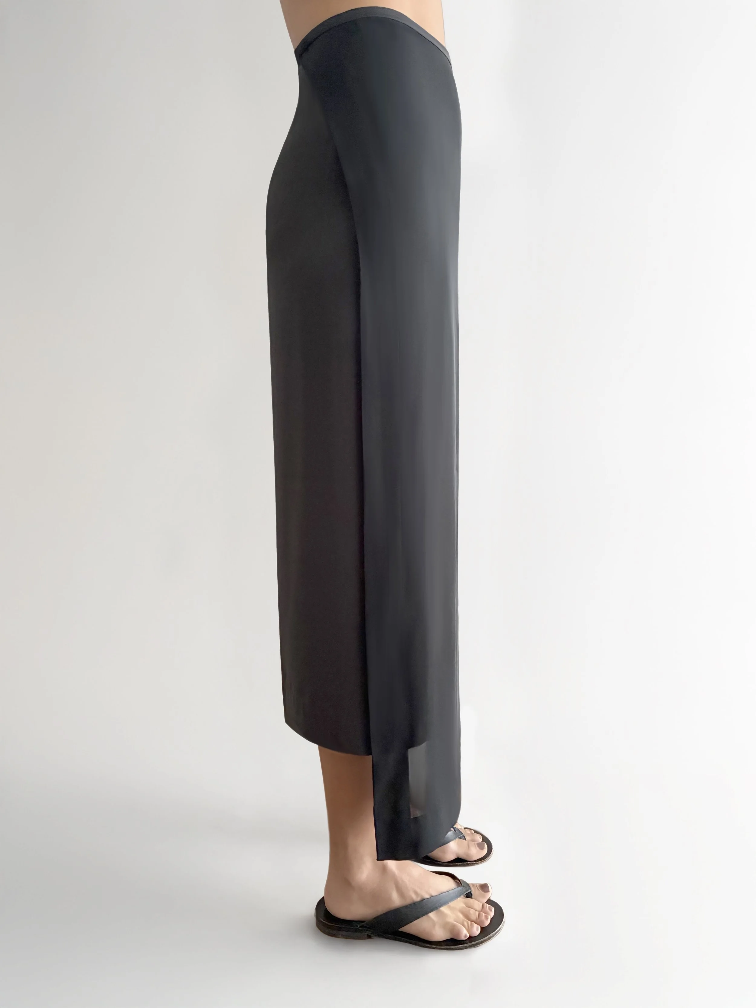 Wrapped skirt 550€ - R$ 3390