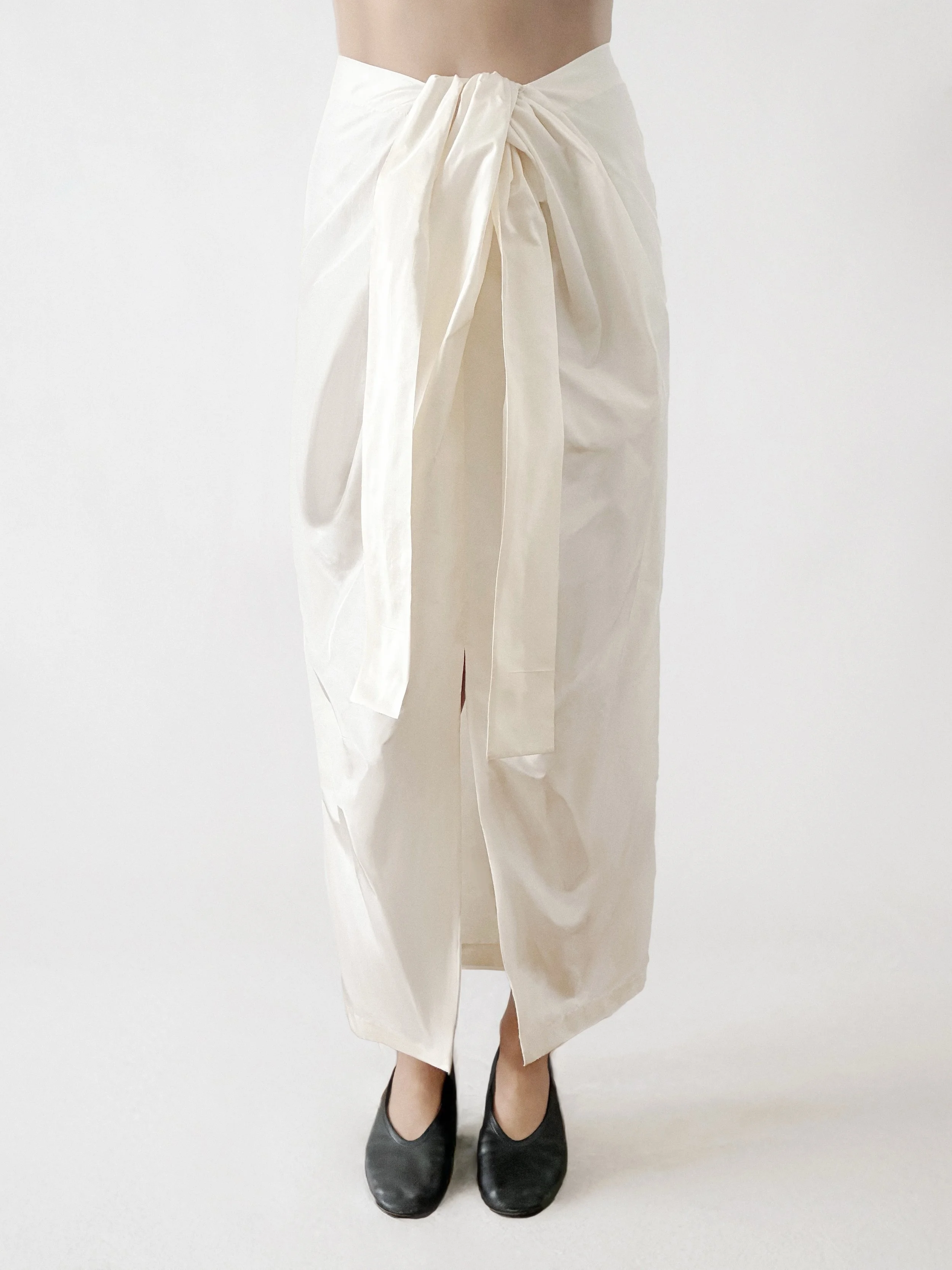 Taffeta knot skirt 530€ - R$ 3260