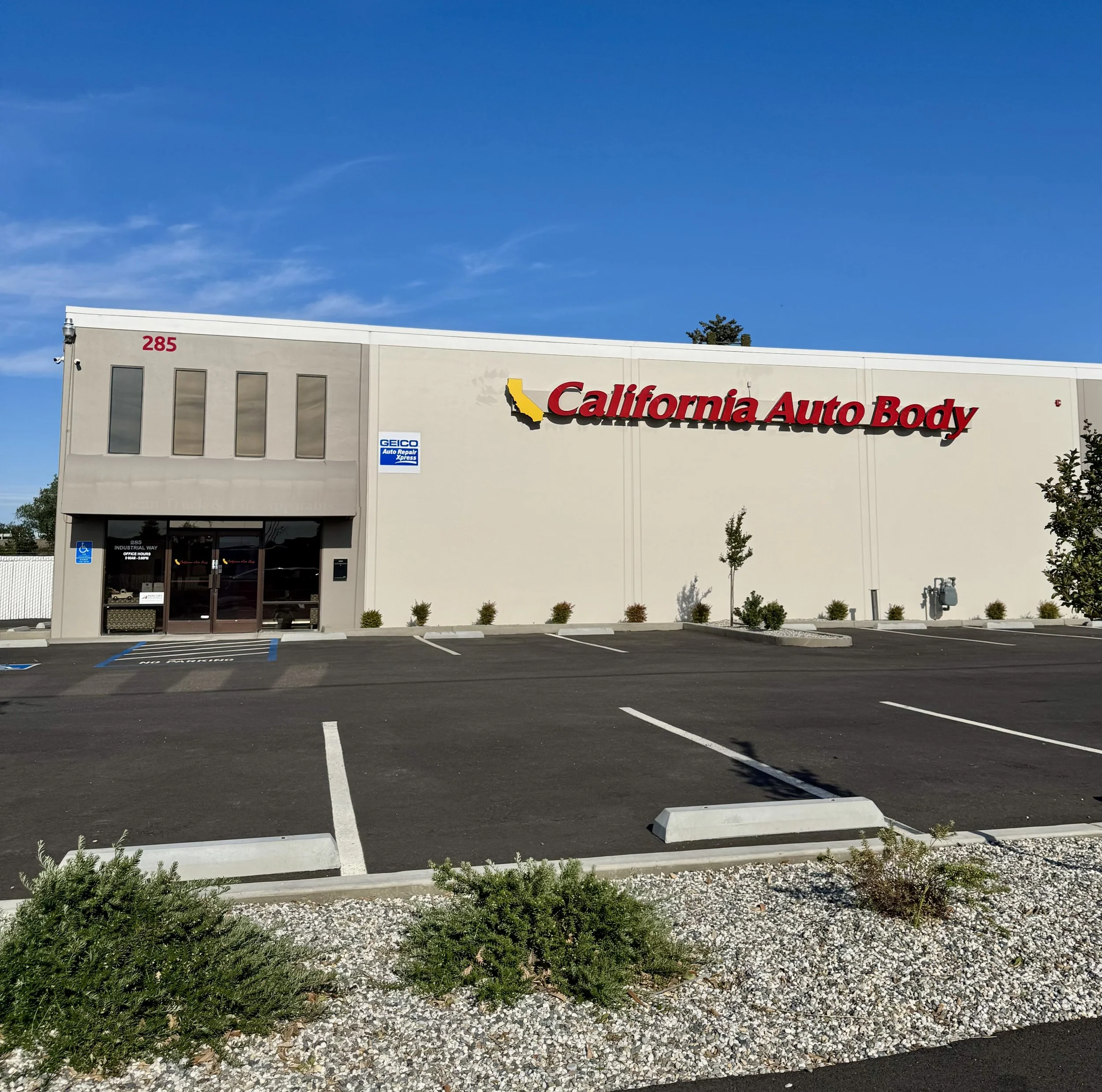 Woodland California California Auto Body Shop Industrial Way