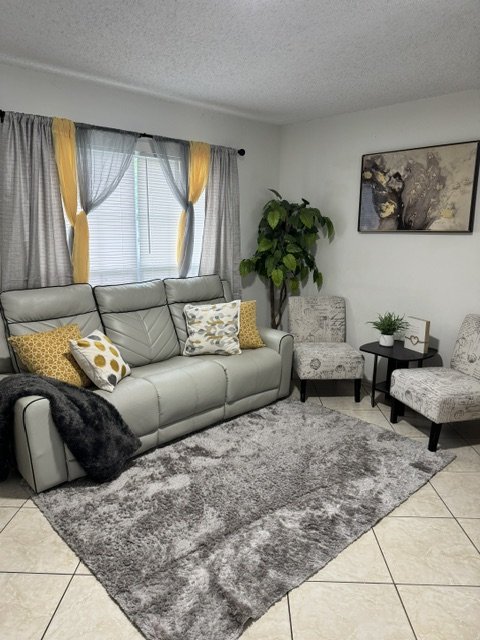 LIVING ROOM WOMEN & CHILDREN HOME