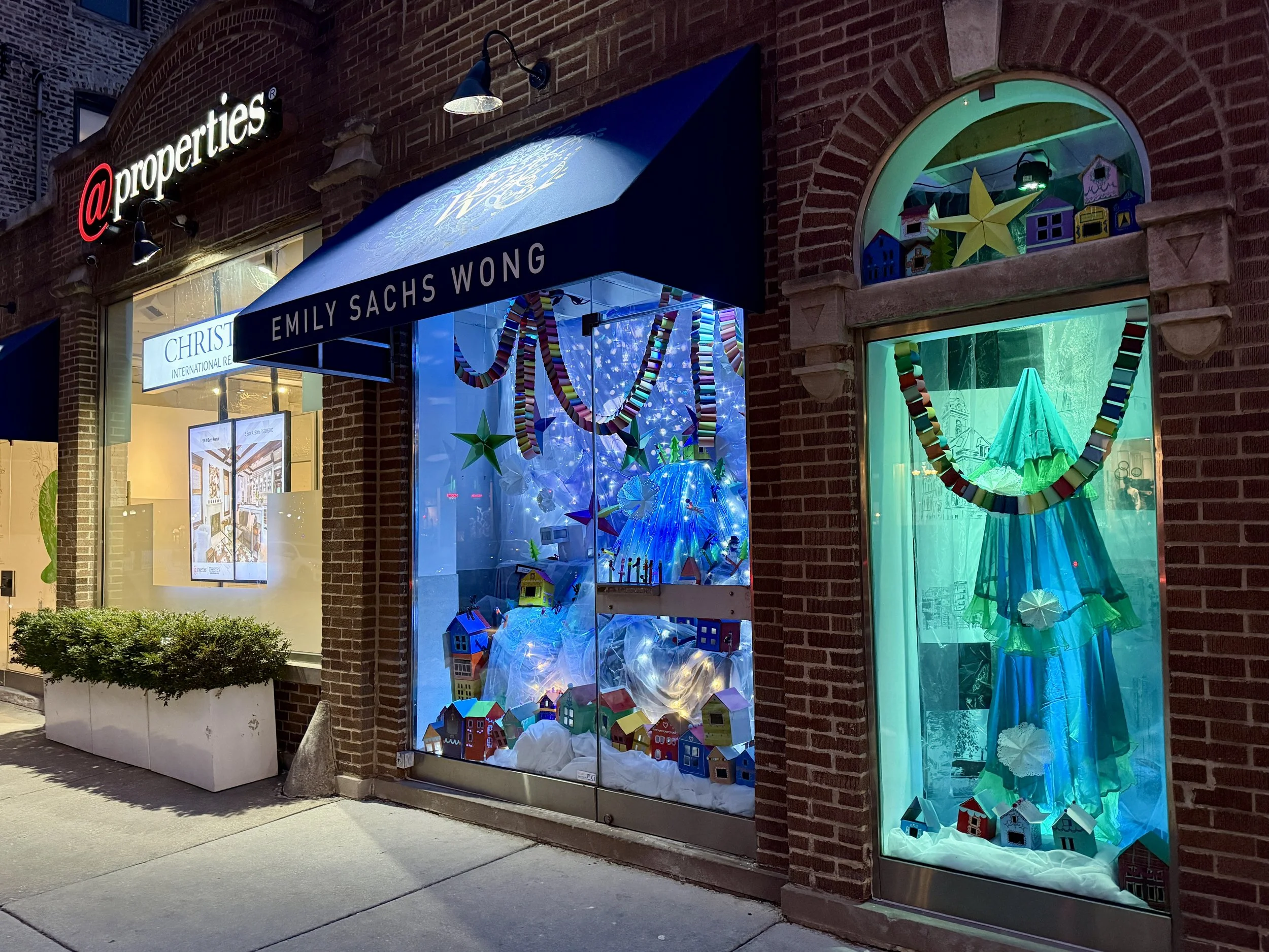 Visual Arts Students Transform a Lincoln Park Window Display for the Holidays