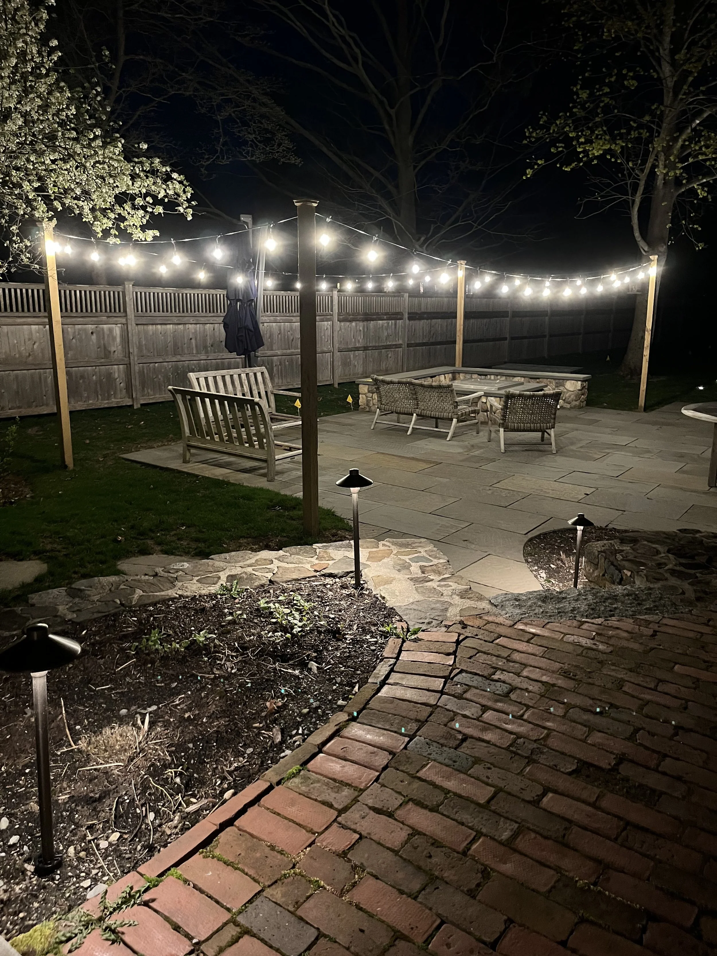 milton-landscape-lighting-bistro-rope-lights.jpg