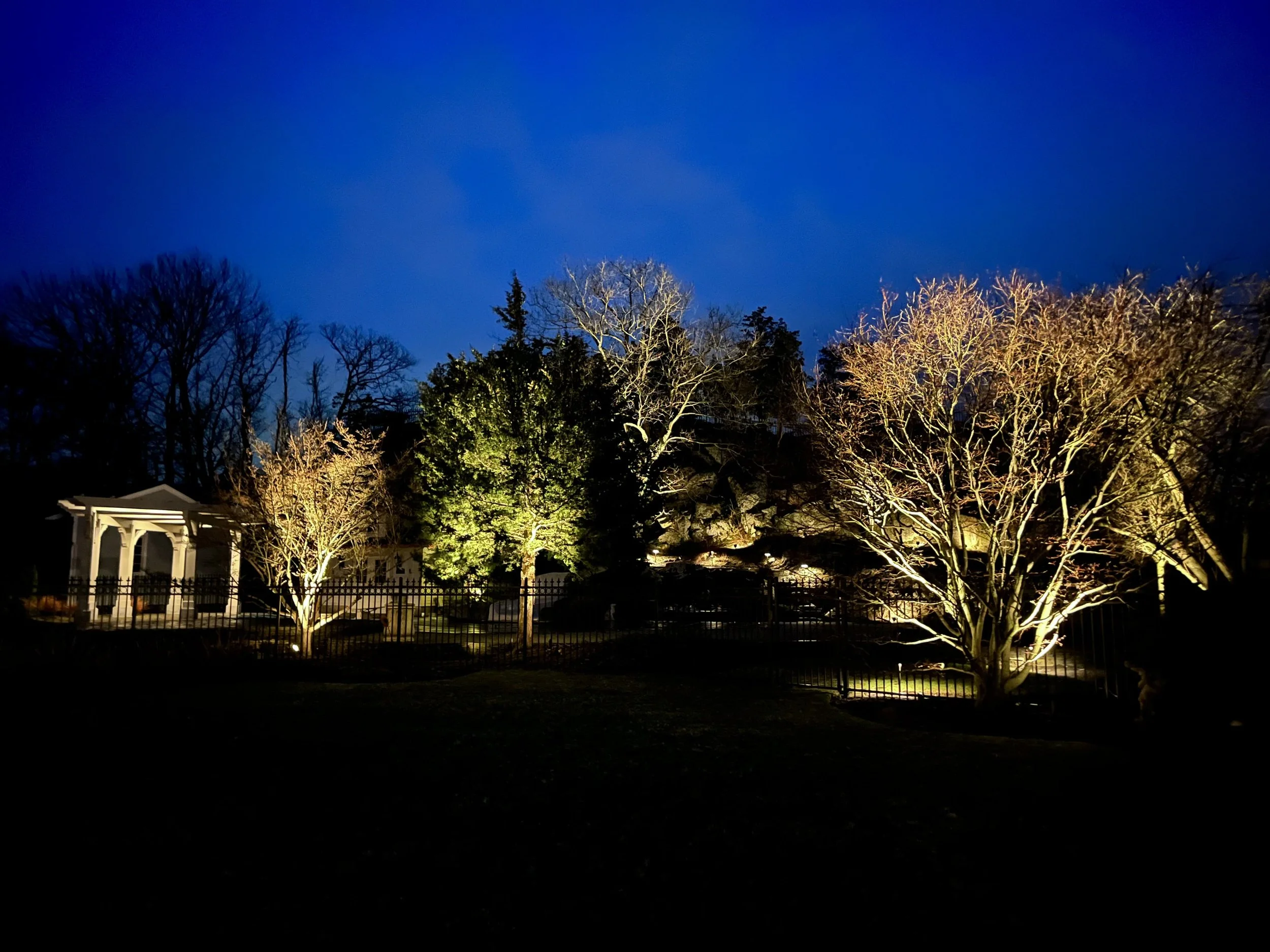 Hingham-landscape-lighting-low-voltage-boston-system.jpg