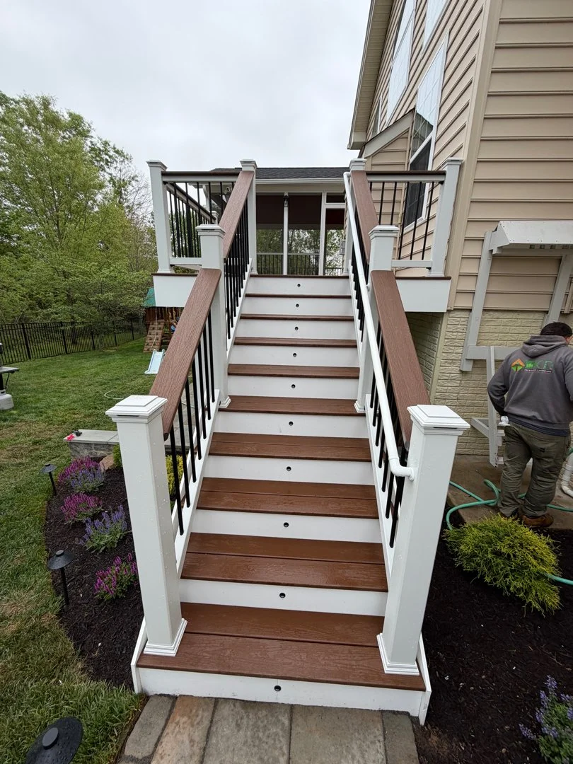 Trex Saddle Deck Stairs in Aldie 