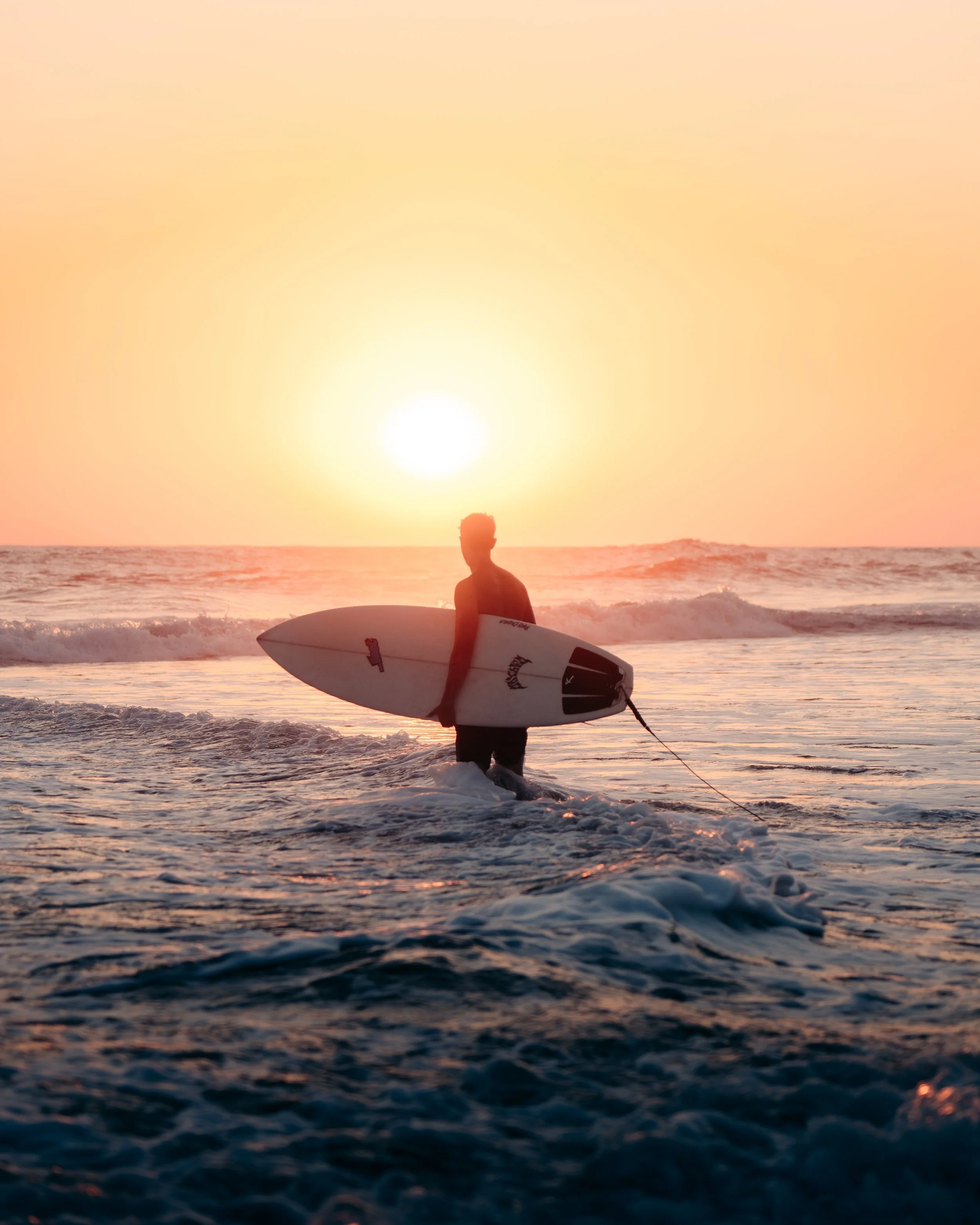 Copy of DSC06334-surfer.jpg