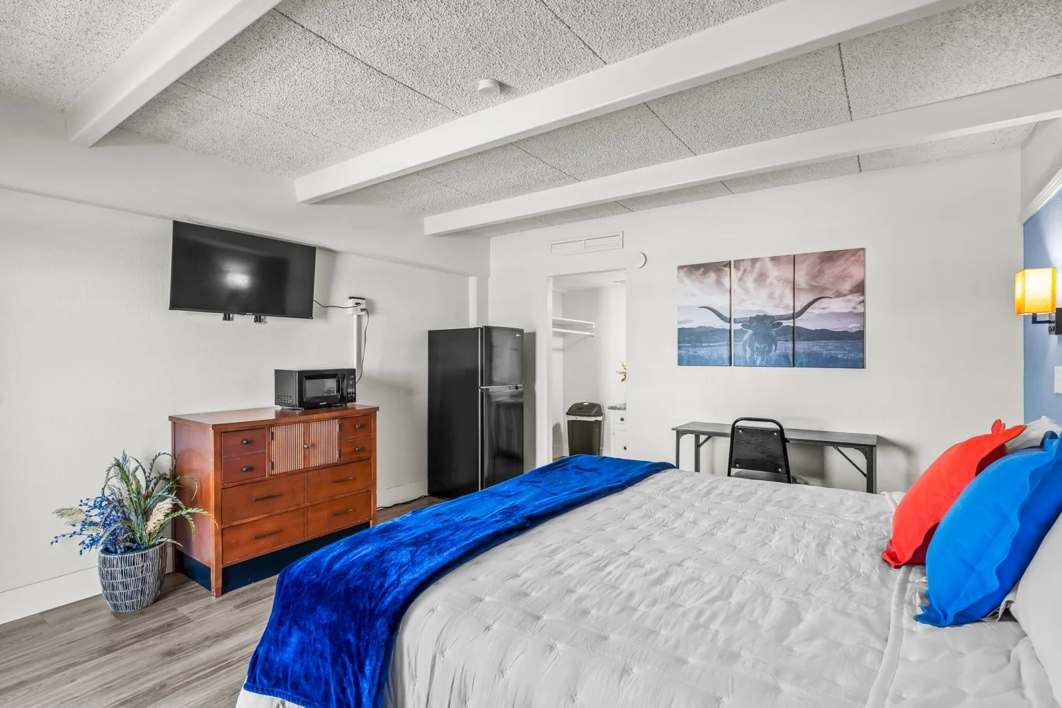 Extended Stay Lubbock, TXPet Friendly - Fully Furnished -  Cheap Apartments - As Low As As Low As $27/Night