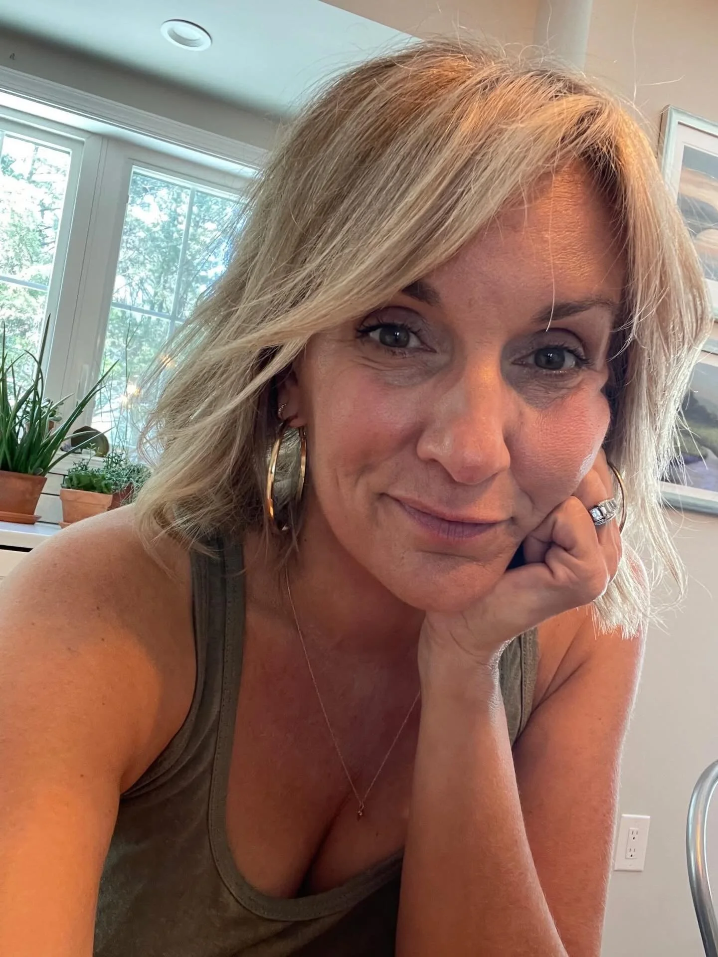 A question I&rsquo;ve been sitting with lately:

How much of your energy are you willing to give to rooms that expire you?

Some rooms, they expand you.
Ideas move.
Someone offers a new perspective and the room gets curious.

Other rooms, slowly (but