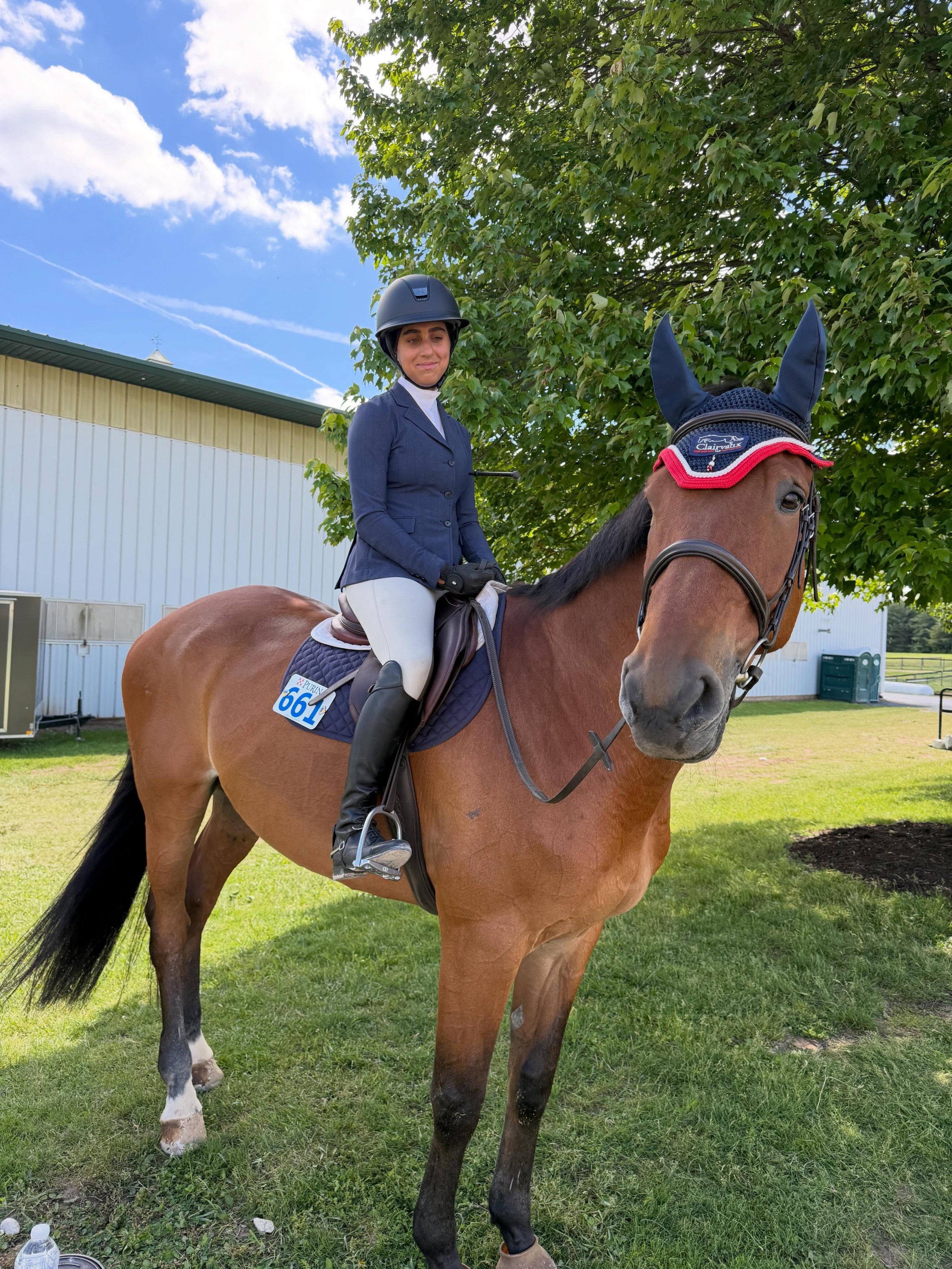 💛Lily and Joki had an amazing time at the Blue Rock Swan Lake show

🐴Joki is SUCH a good boy! He loves his job -and is really good at it 👏🏽

💛But most of all, he takes AMAZING care of my girl 

They placed 4th in the .85s and 1st in the .90s 💙?