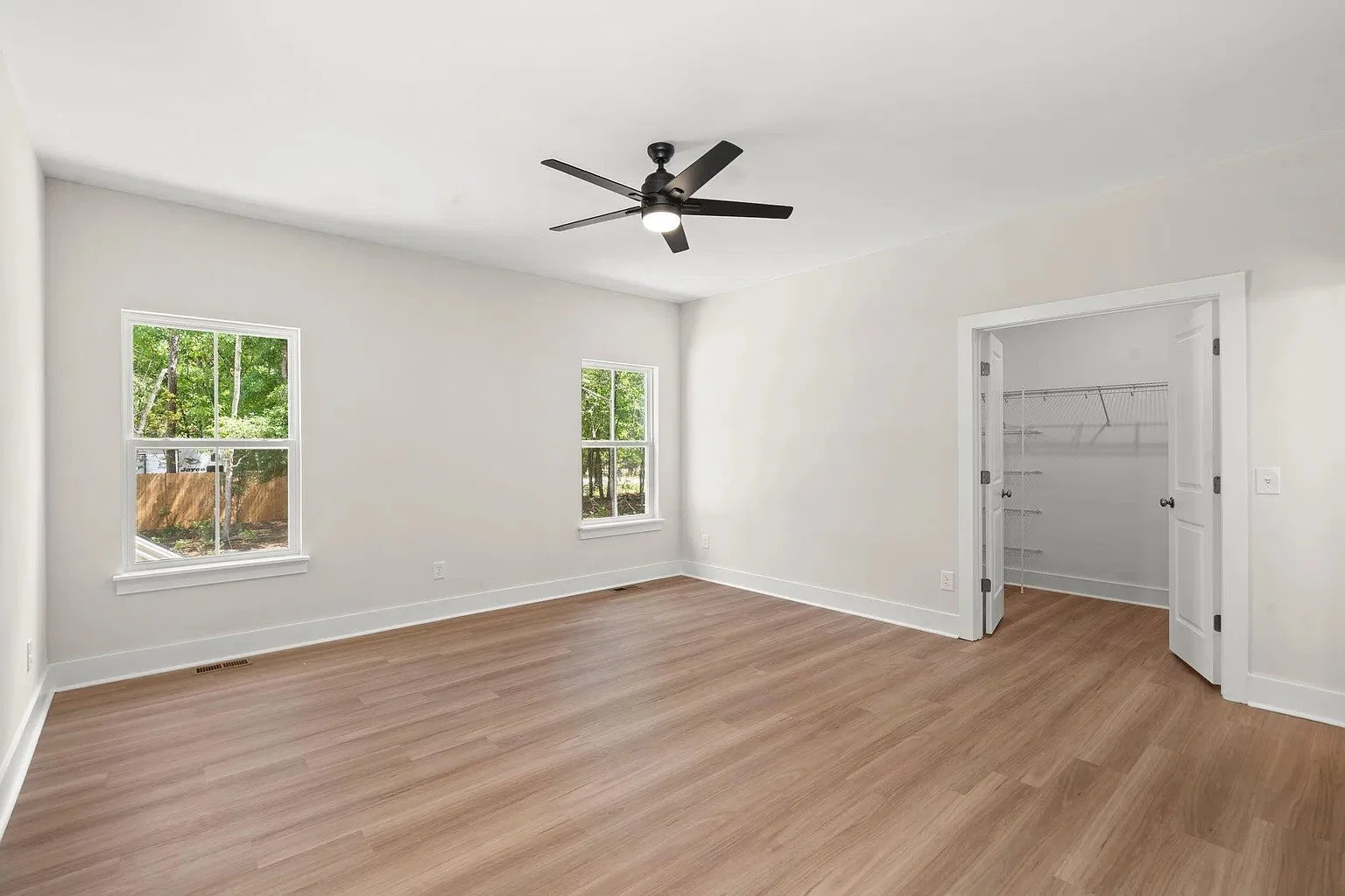 10-sandy-hill-farm-primary-bedroom.jpg
