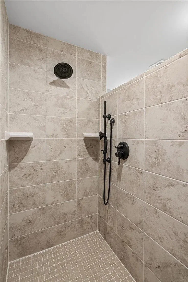 11-chisolm-plantation-walk-in-tile-shower.jpg