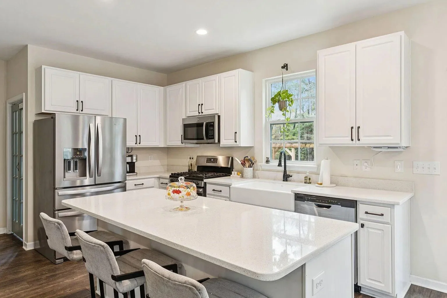 07-pepper-grass-trail-kitchen-island.jpg