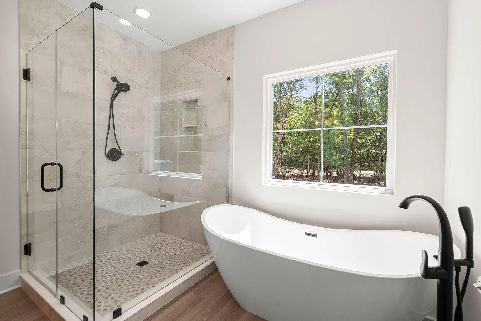 11-sandy-hill-farm-primary-bath-tub-shower.jpg