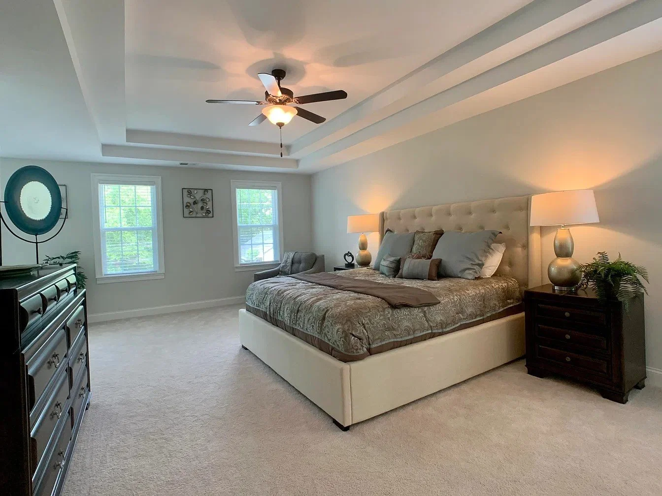 06-farmhouse-summerville-primary-bedroom-tray-ceiling.jpg