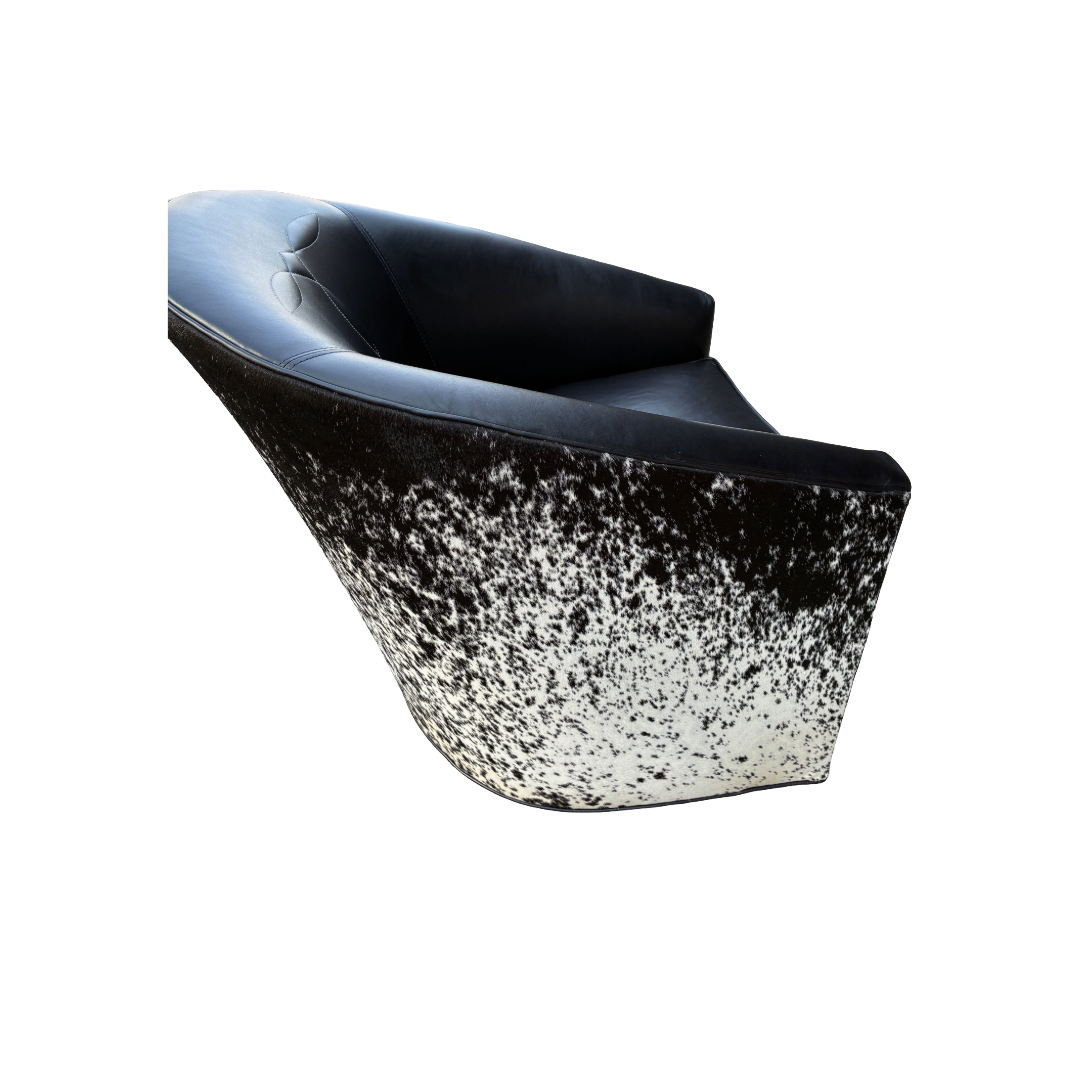 Sideview of Black Bootstitich Barrel .png
