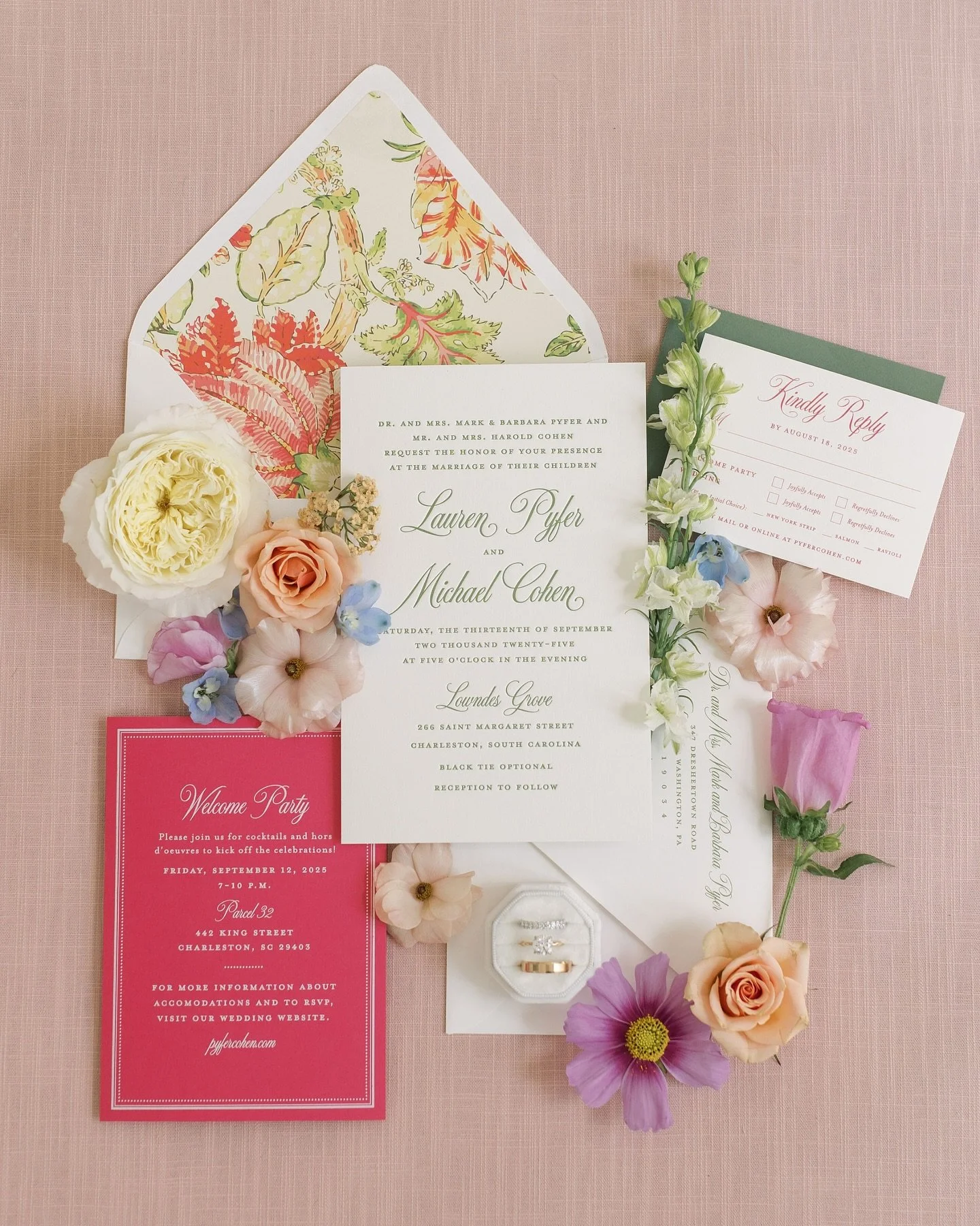 Allll the color for Lauren + Michael 🌿 perfect for their end-of-summer soir&eacute;e!