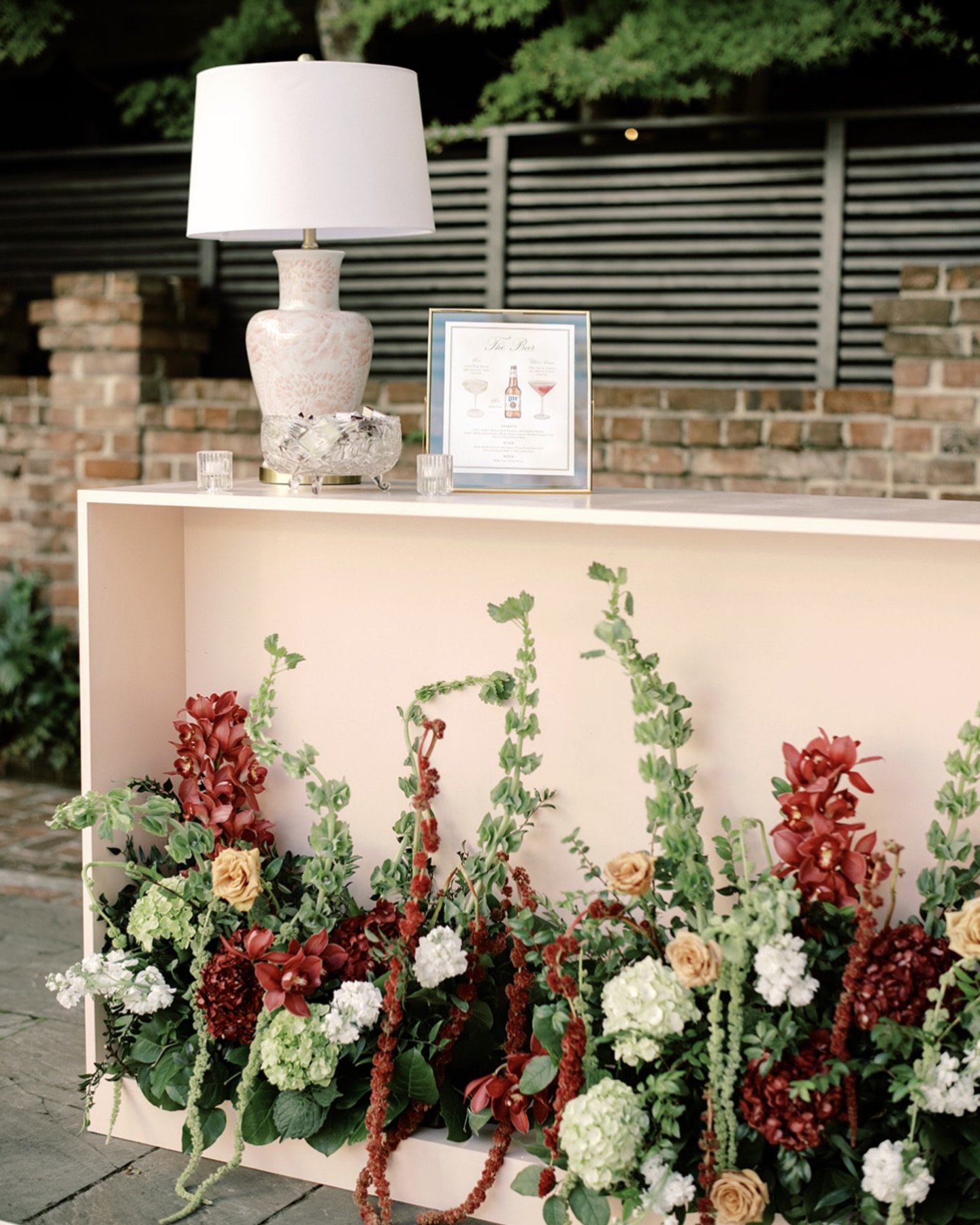 All the details of Madison + AJ&rsquo;s day 🍸 with pops of personality in every piece!