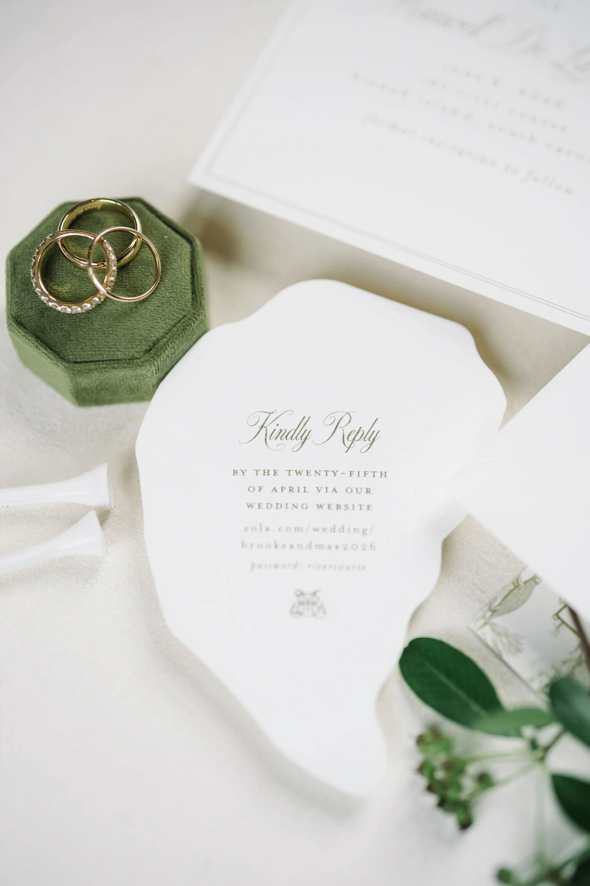 Brooke+Max-KiawahRiverCourseWedding-14.jpg