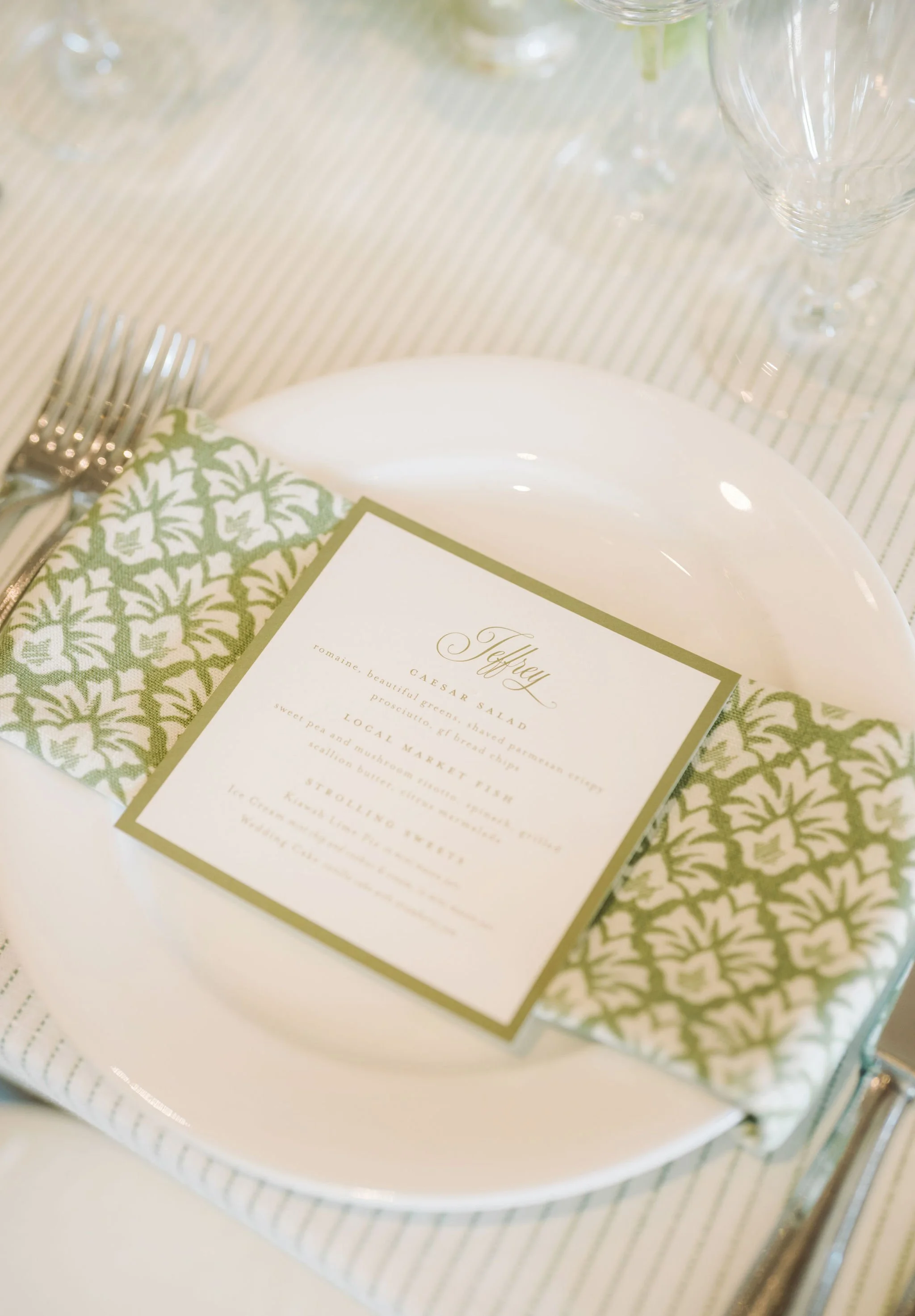Brooke+Max-KiawahRiverCourseWedding-376.jpg