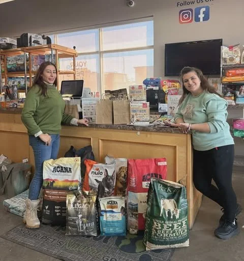Huge shoutout to PetPlanet University Heights and their amazing customers for another gigantic donation! 🐾

Thank you for supporting the Saskatoon SPCA and for being the kind of people who believe animals deserve so much more. Your kindness truly ma