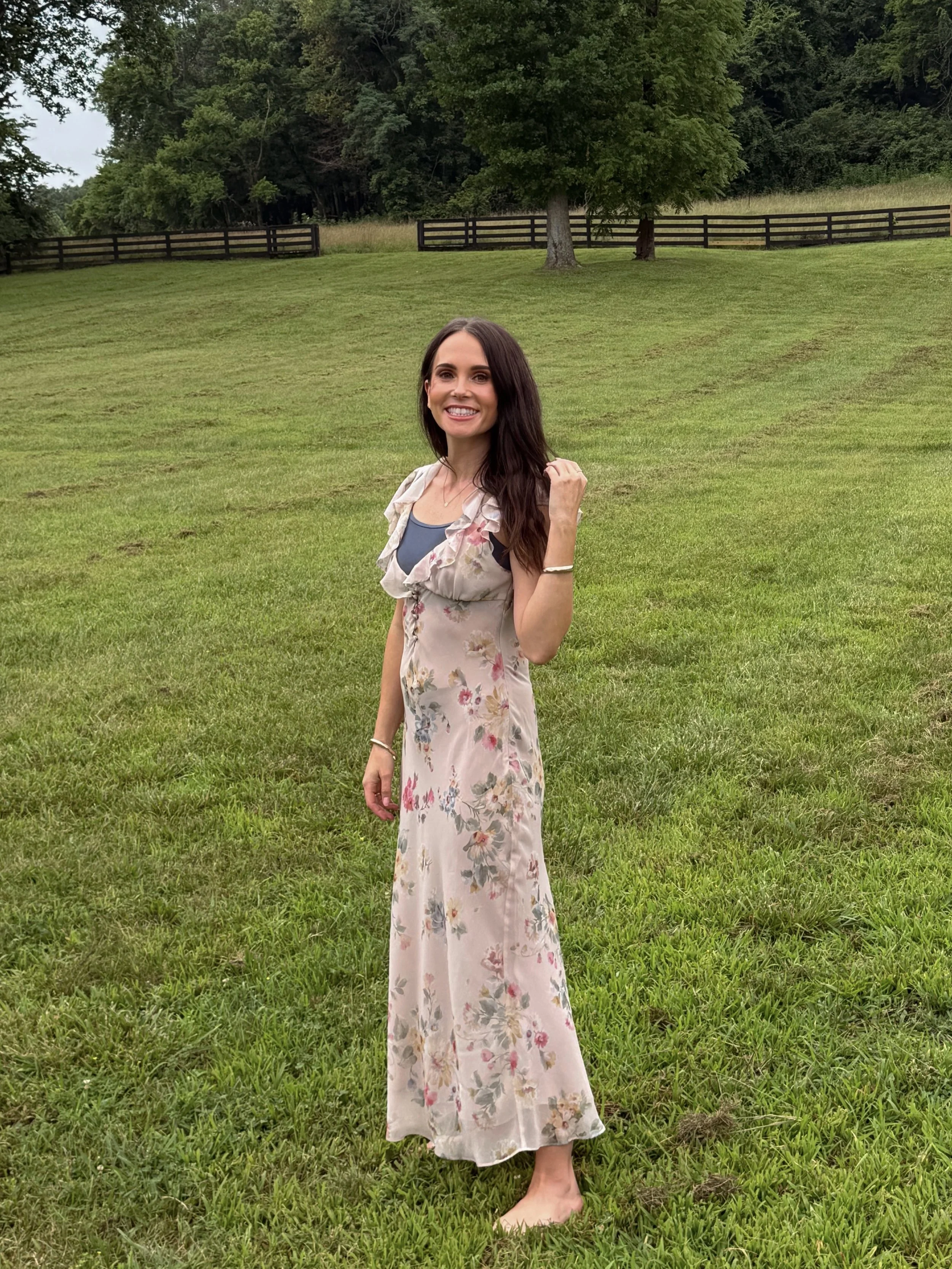 Barefoot in the grass, pretty dresses, my angels and a whole lot of barn animals. Perfect summer so far 🌸☀️🌼