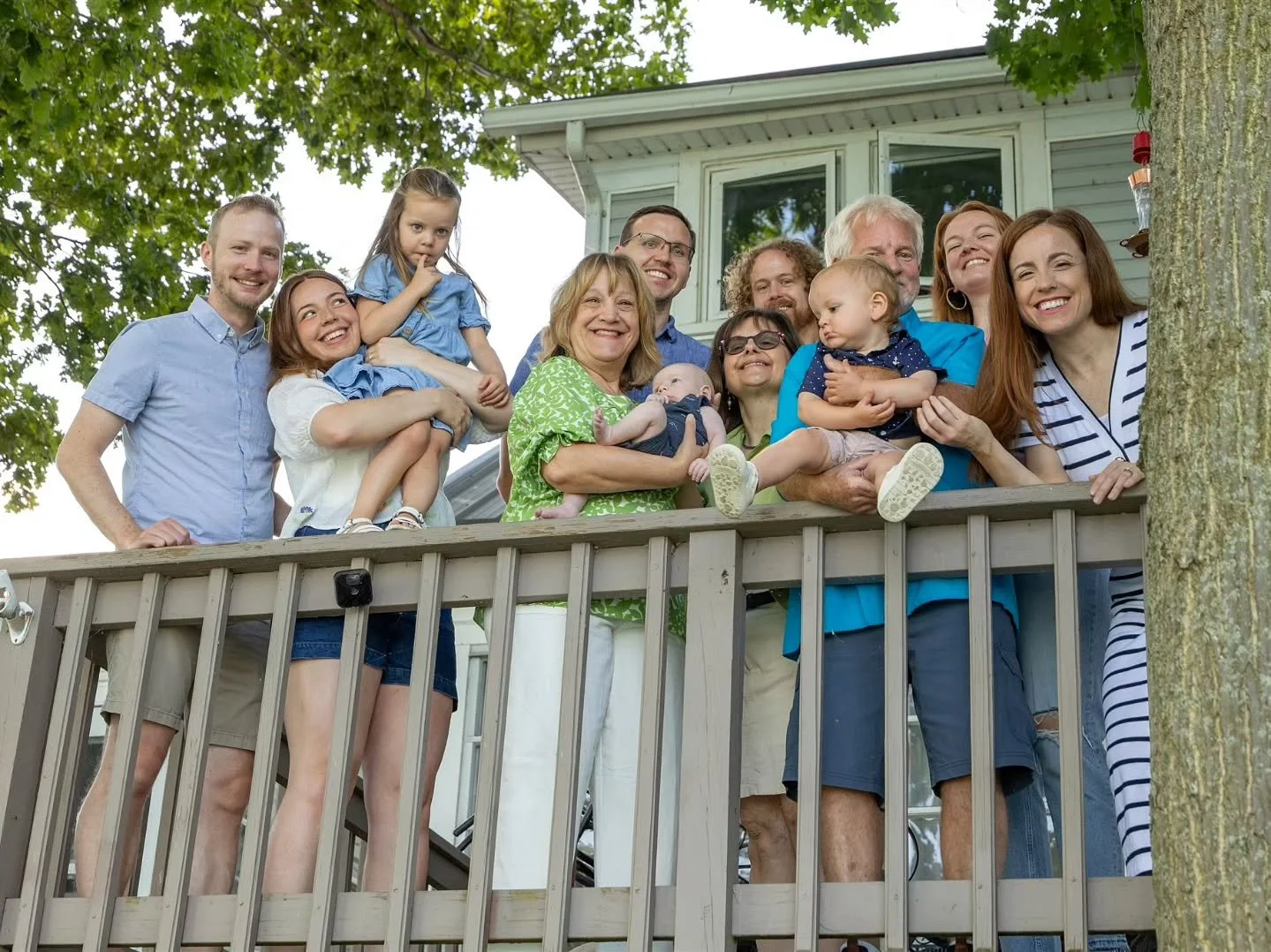 Family Photos!!!! Great idea to get them in when these holidays start getting closer!!
P.S last slide, y'all almost lost your photographer! 
.
#jakemarkko #jakemarkkophotography #familyphotography #photographernearme