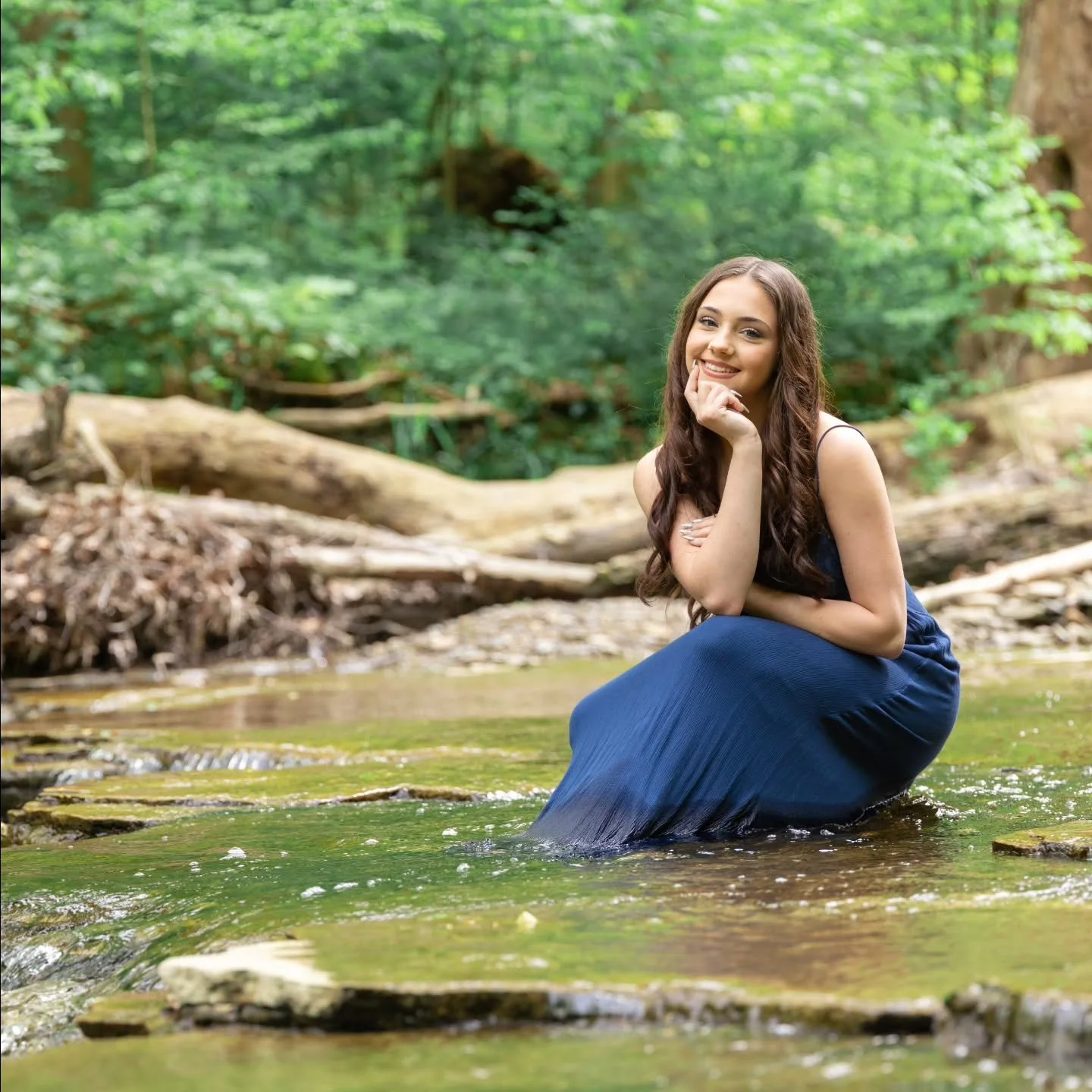 This is one of the most beautiful places I've done senior photos at, @couturenailsbygabriella does nails as well so anybody brides that have me booked, you should reach out to her!!
.
.
#JakeMarkkoPhotography #seniorposes #seniorphotography #Photogra
