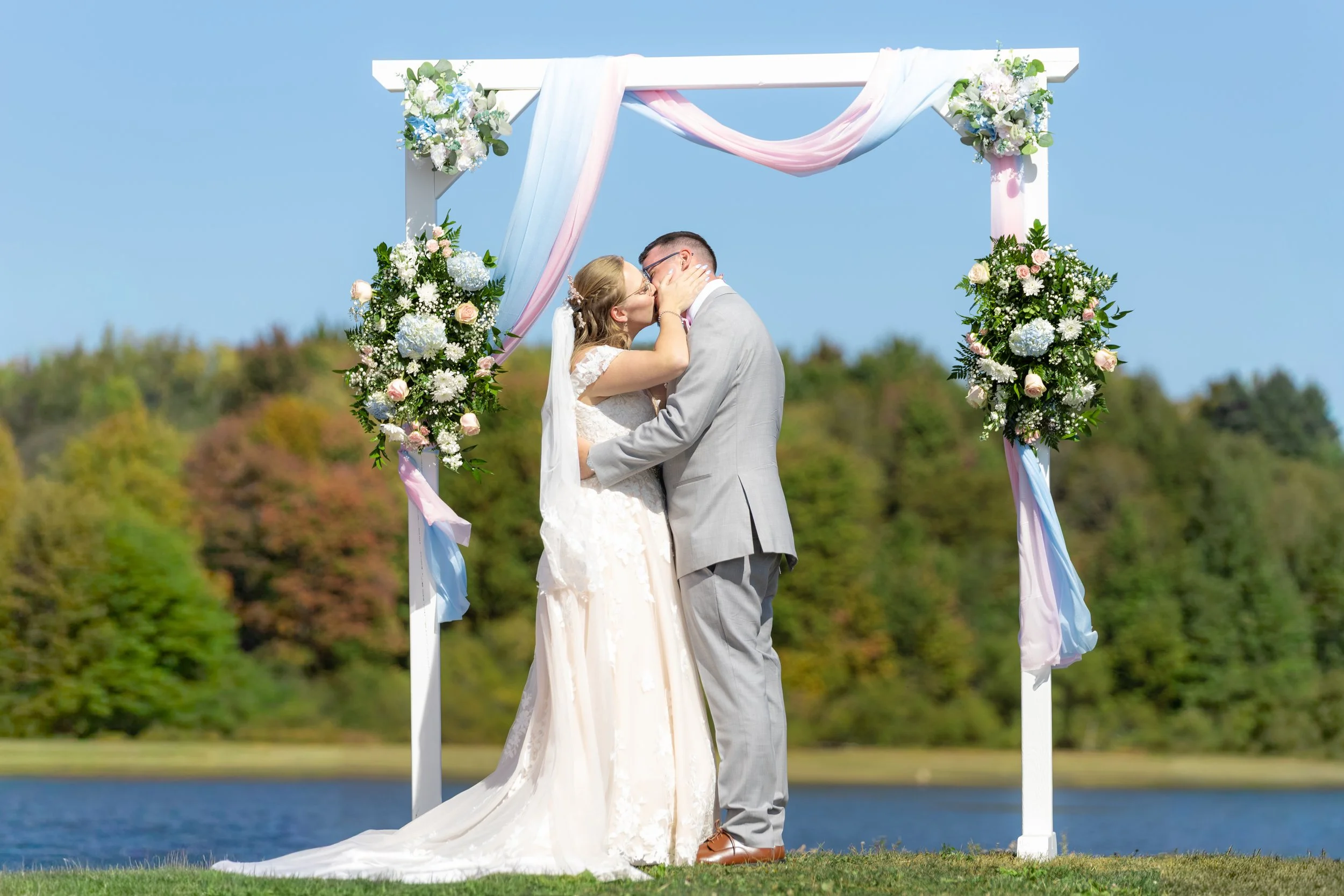 Evelynn + Drew Wedding Sneak Peaks-1.jpg