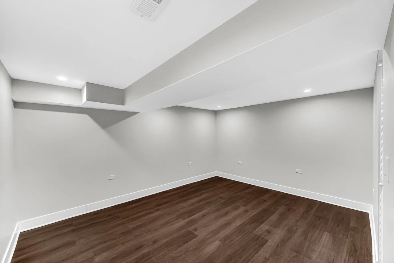 4521 s Vincennes