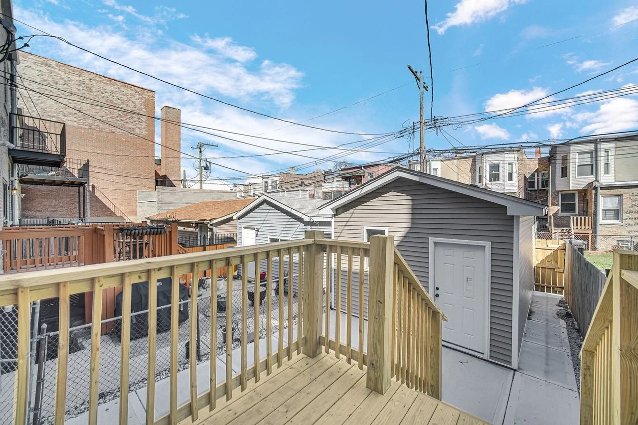 4521 s Vincennes