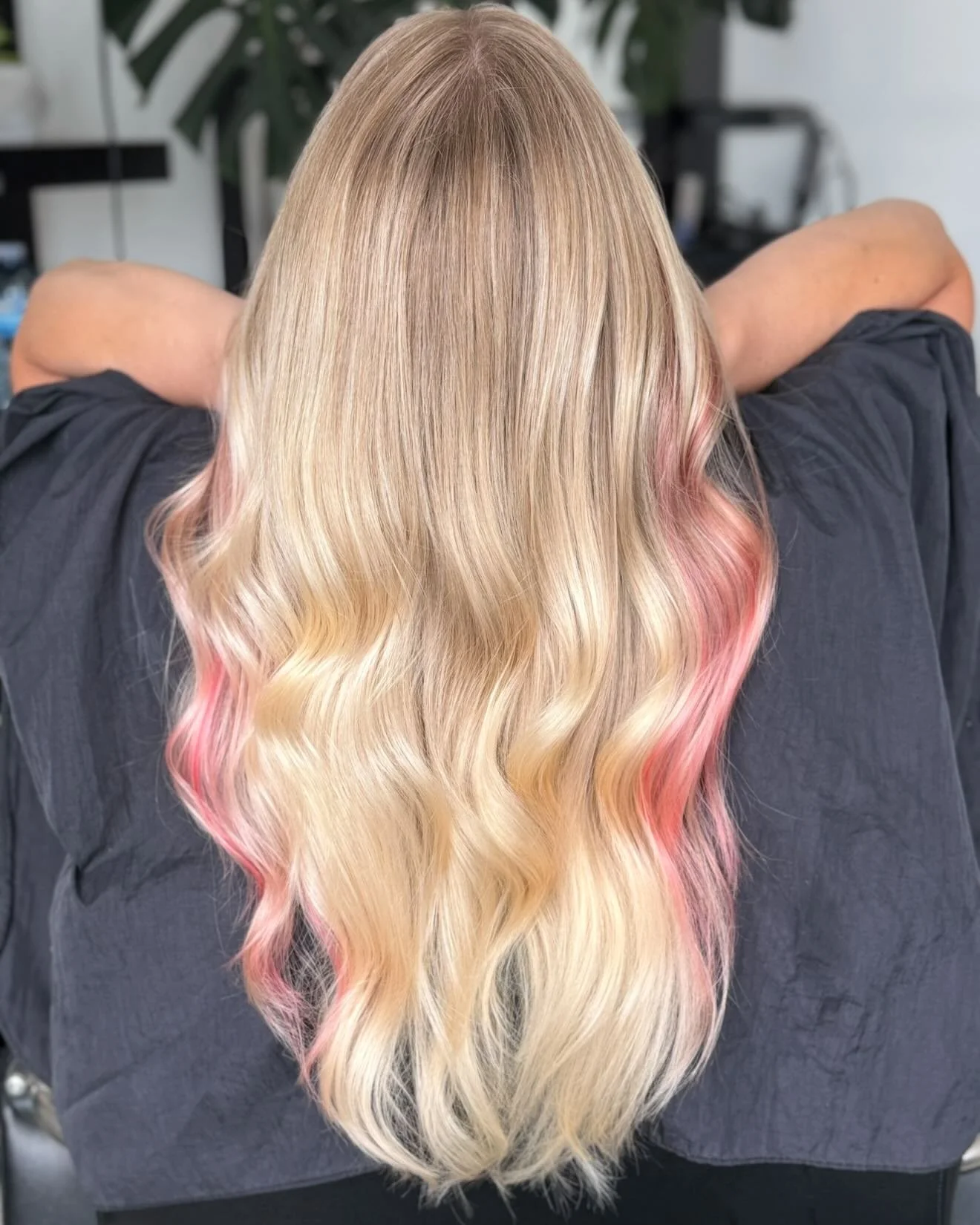 All back to school ready!! A fun little pop of pink to entertain the children:)

@schwarzkopfcan to lift &amp; tone.

@joico to pink.

@orbhairco to create.

@bobbypinsandroses hands to craft.

#teacher #backtoschool #chilliwackbc #skppro #skp #schwa