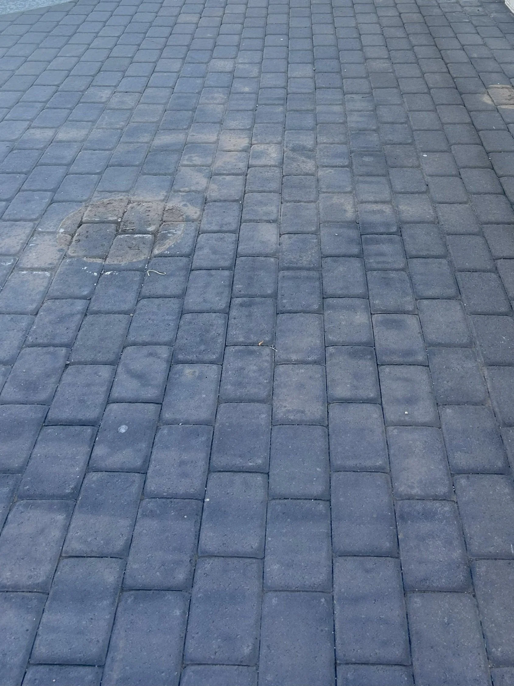 dirtyblackbrick (1).jpg