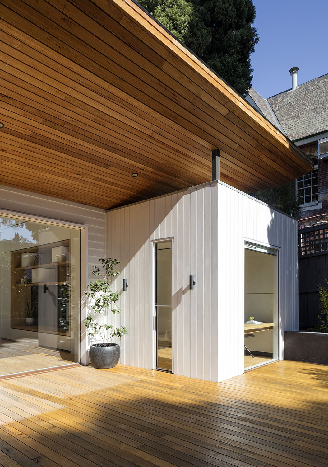 PAD019 Hawthorn East Residence - External 2.jpg