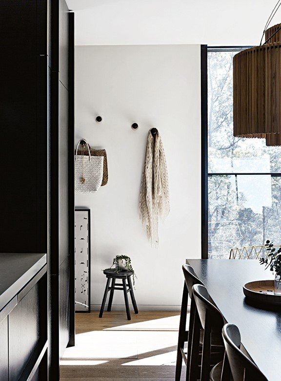 Torpys-Rd-Glenlyon_Kitchen08.jpg