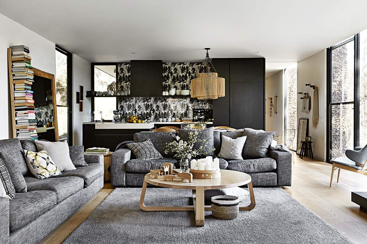 Torpys-Rd-Glenlyon_Living02.jpg