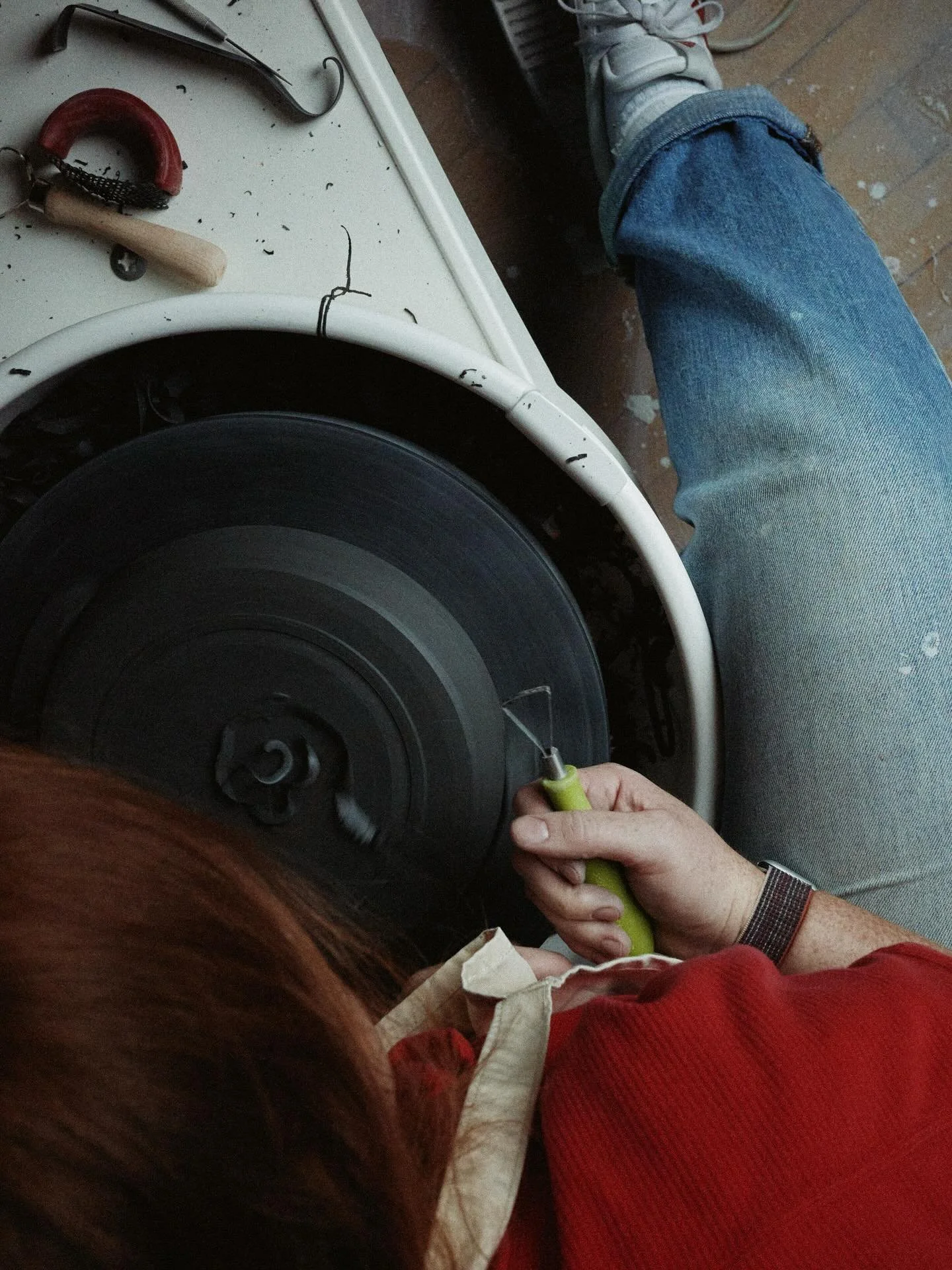 Trimming Ironstone on a rainy morning earlier this fall

📸 @forde_photo