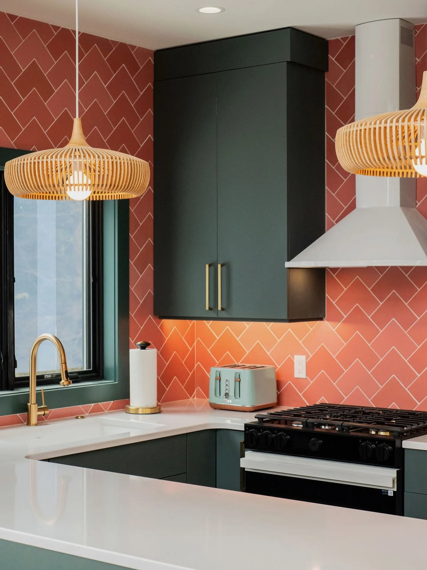 Some colorful kitchen vibes. #twinpeaksaframes lighting by @umagedesign tile by @wow_designeu toaster by Haden for @crateandbarrel
