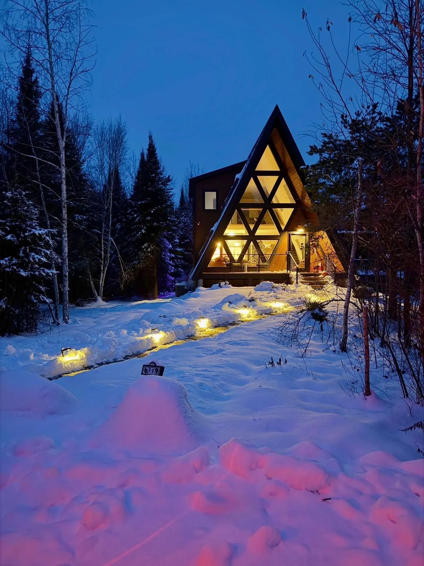 It&rsquo;s a winter wonderland up here right now. 🌲 ⛄️ ❄️ #twinpeaksaframes