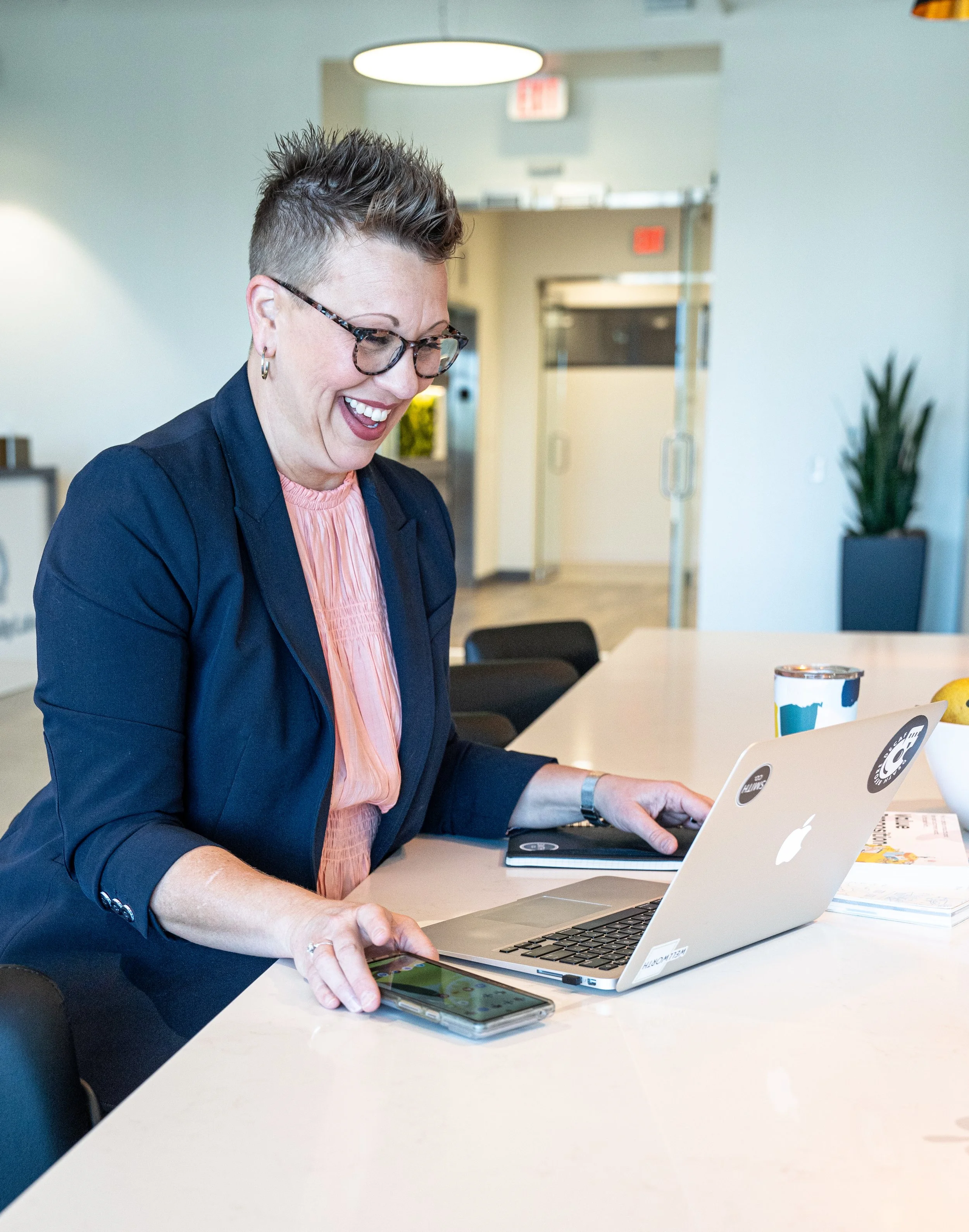 Book Lisa Smith Today