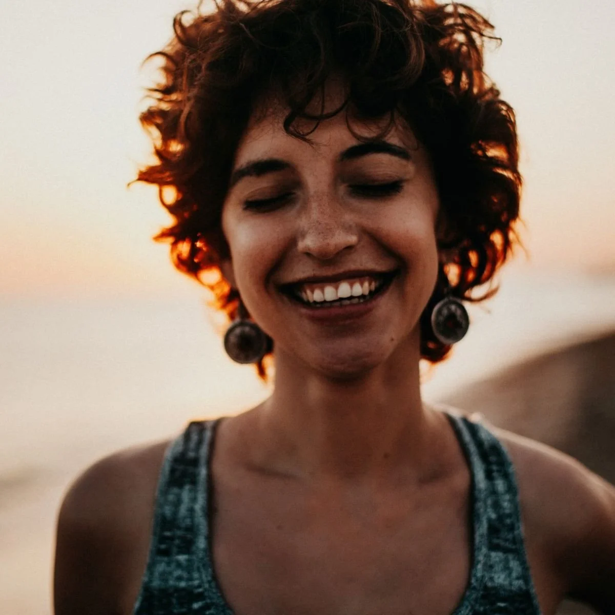 B2B Sales Tips: Surprise, Delight, and Cultivate Lasting Client Relationships