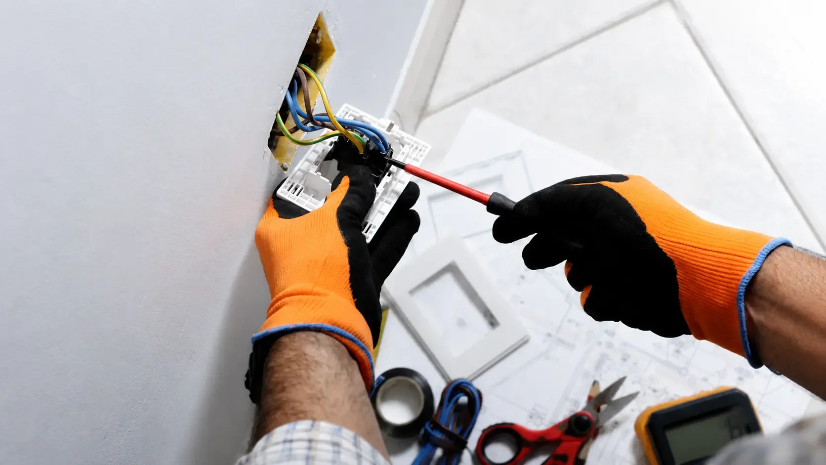 Residential Electrician in Bundaberg: 10 Essential Tips for Hiring the Right Electrician