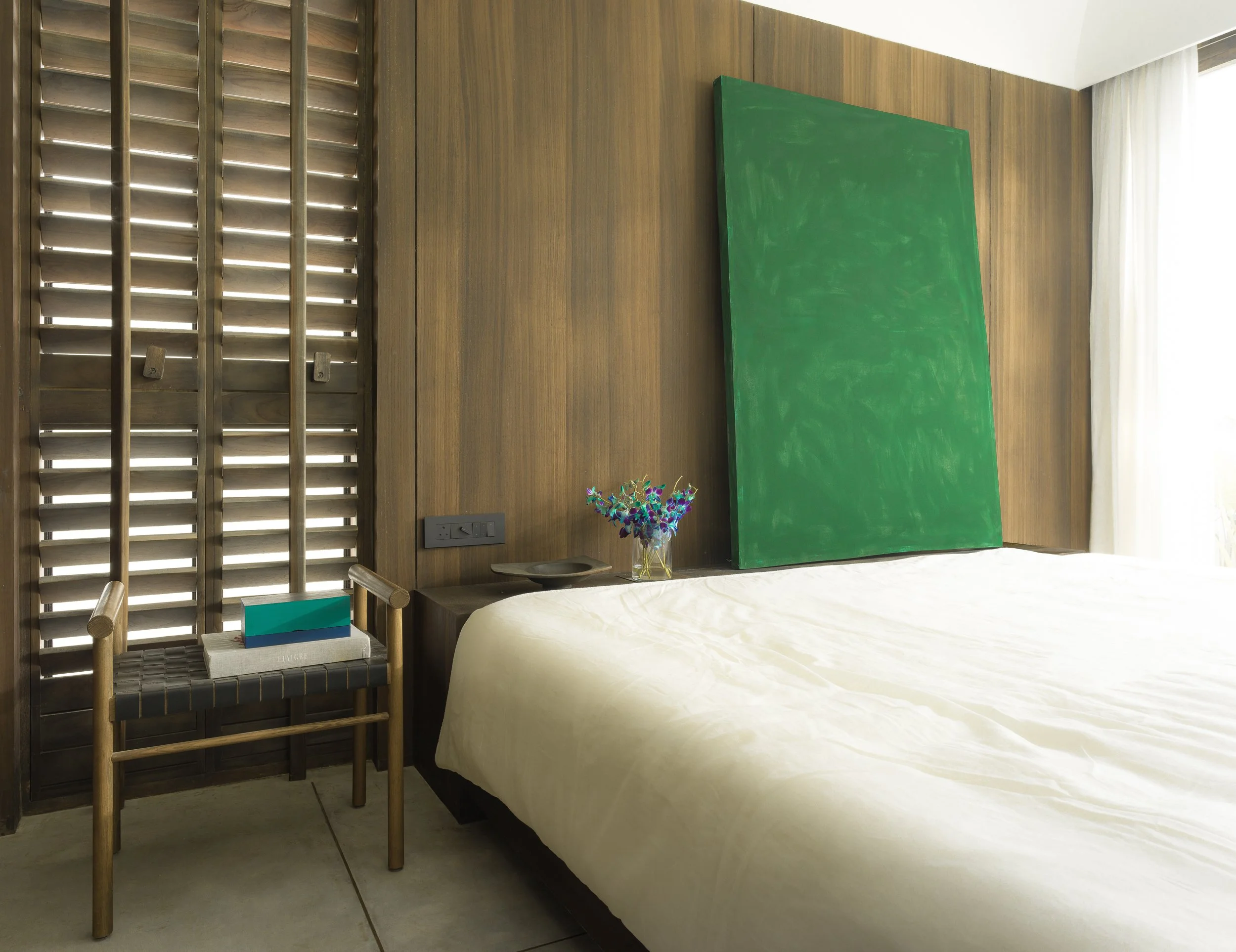 30 Bedroom - Green Art.jpg