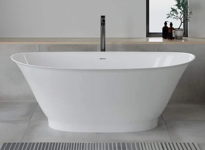 Pedestal freestanding bath